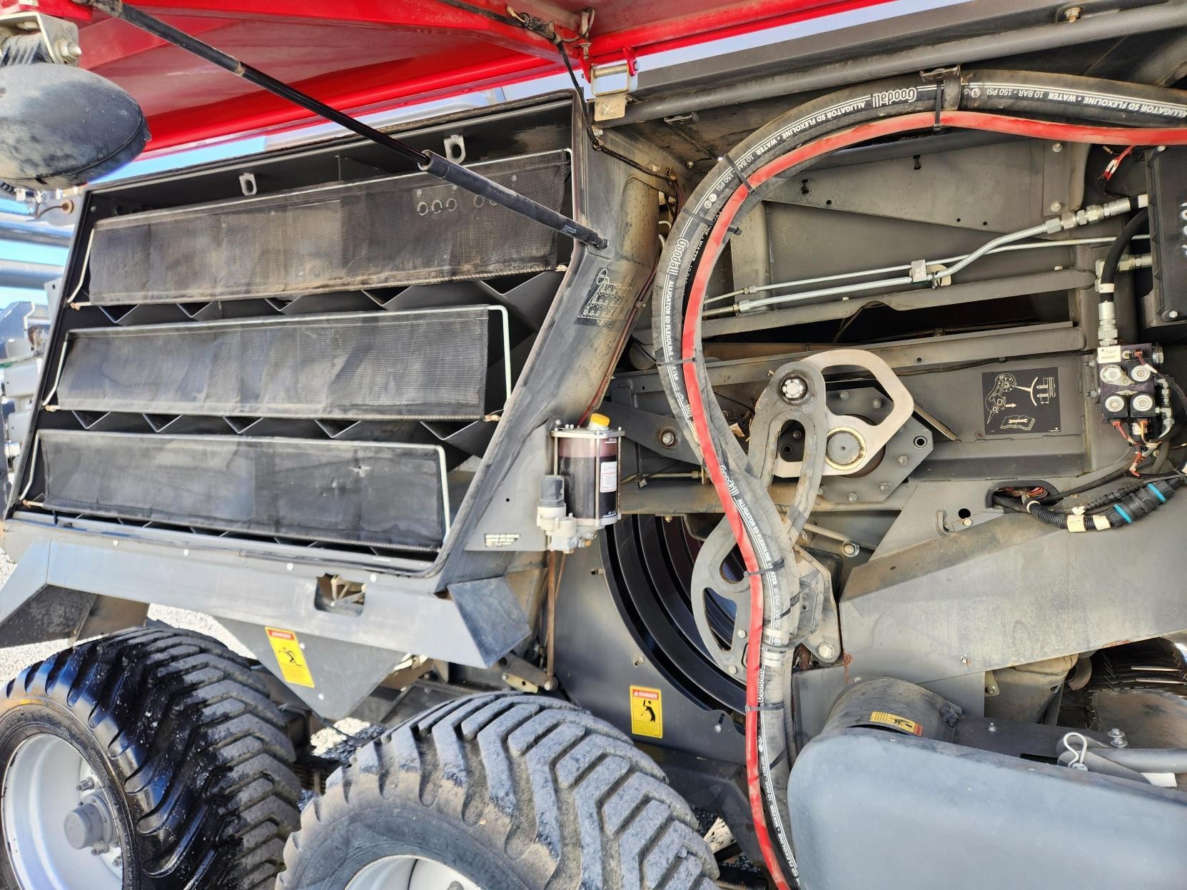 2016 Massey Ferguson 2270 Baler/Square