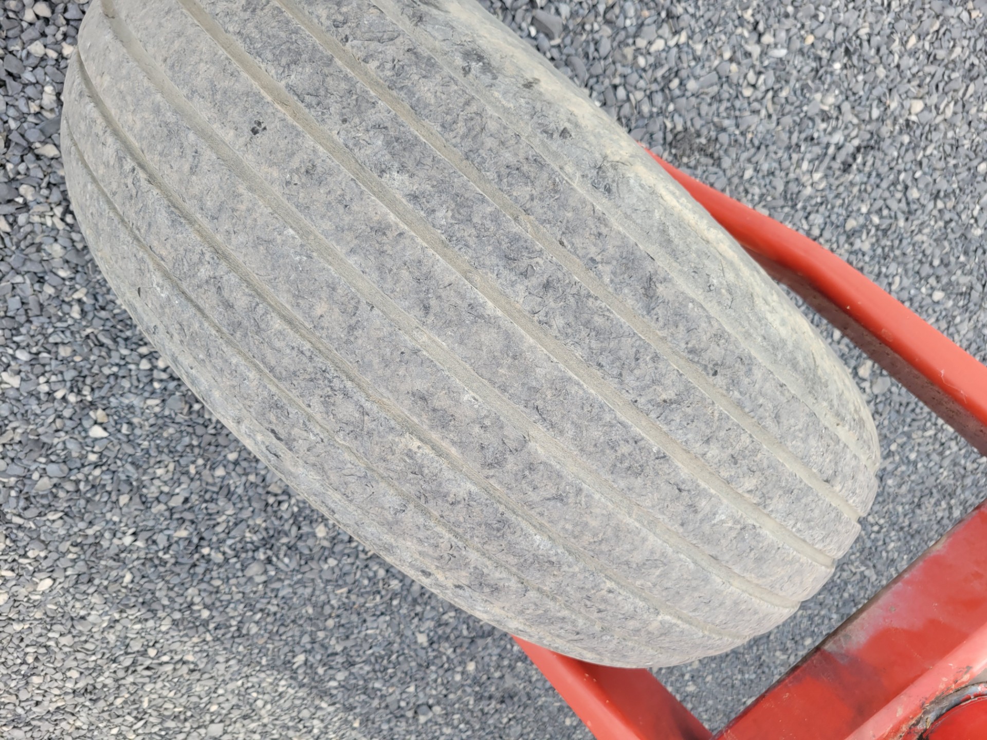 New Holland H8040 Windrower