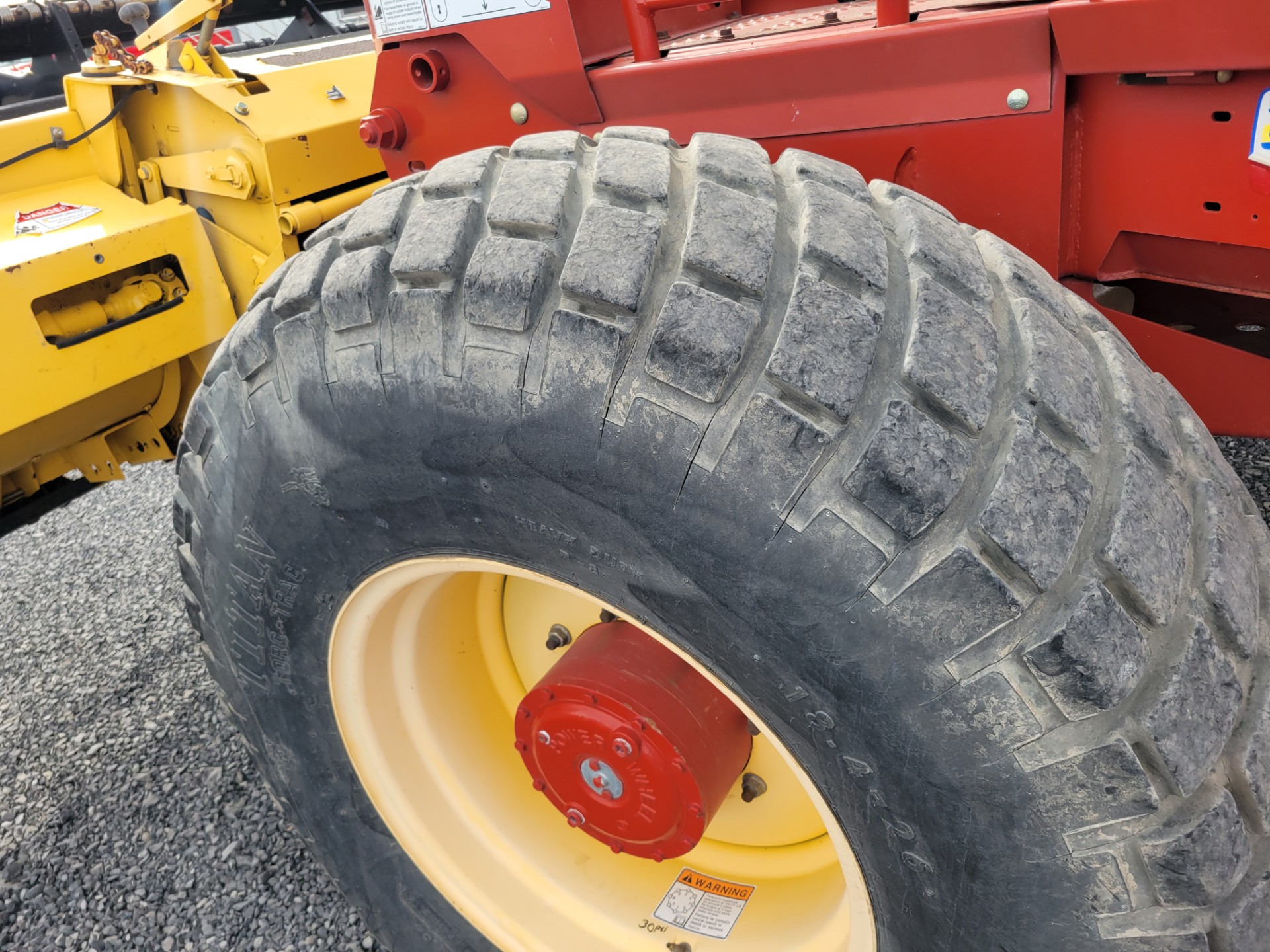 New Holland H8040 Windrower