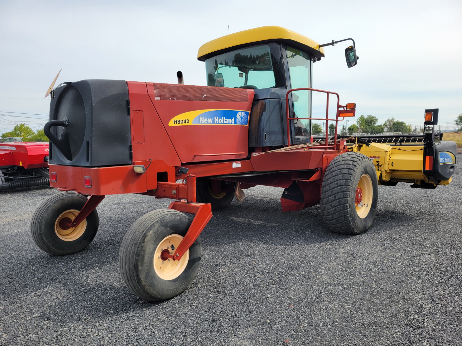 New Holland H8040 Windrower