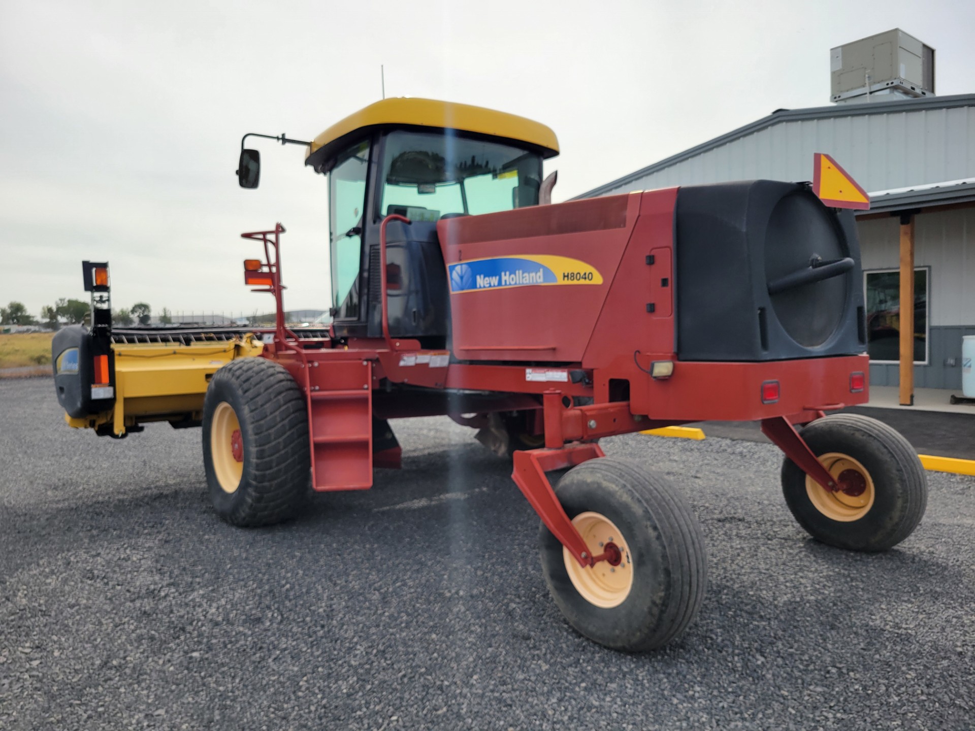 New Holland H8040 Windrower