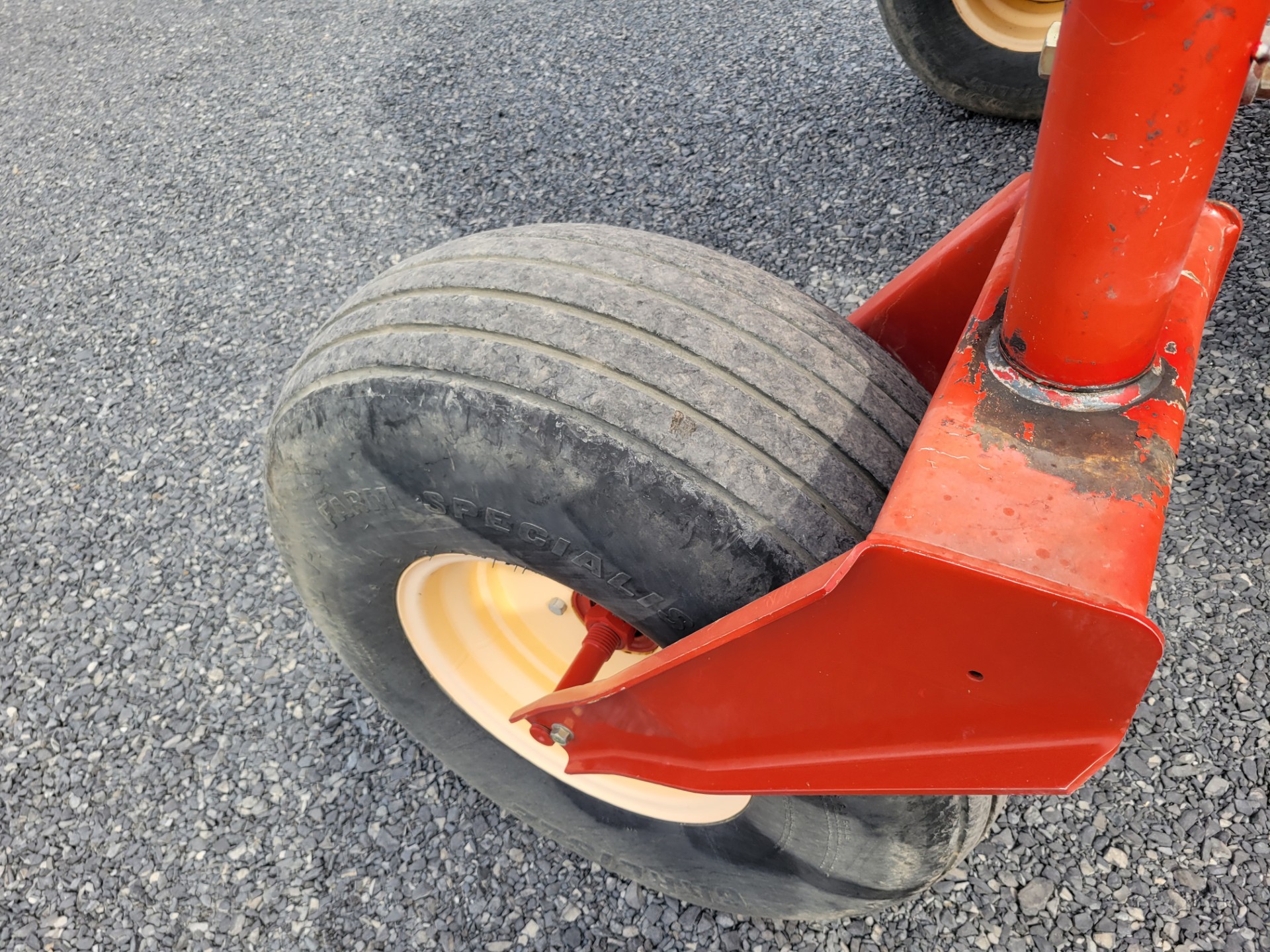 New Holland H8040 Windrower