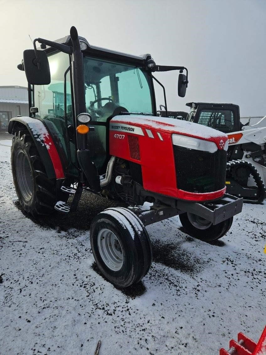 2022 Massey Ferguson 4707 Tractor