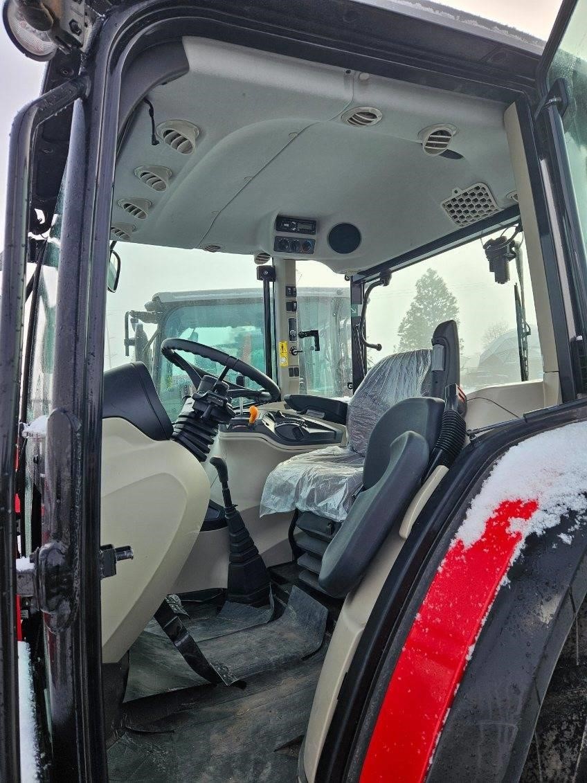 2022 Massey Ferguson 4707 Tractor