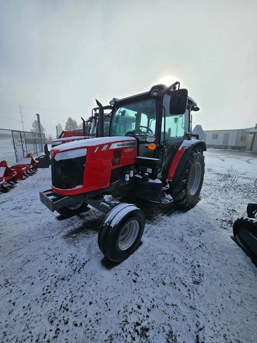 2022 Massey Ferguson 4707 Tractor