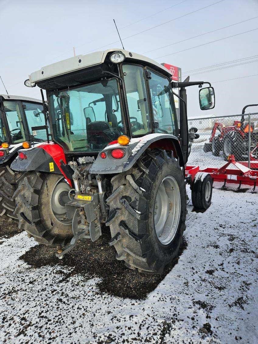 2017 Massey Ferguson 4707 Tractor