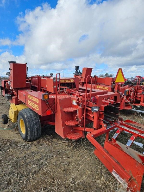 2001 New Holland 585 Baler/Square