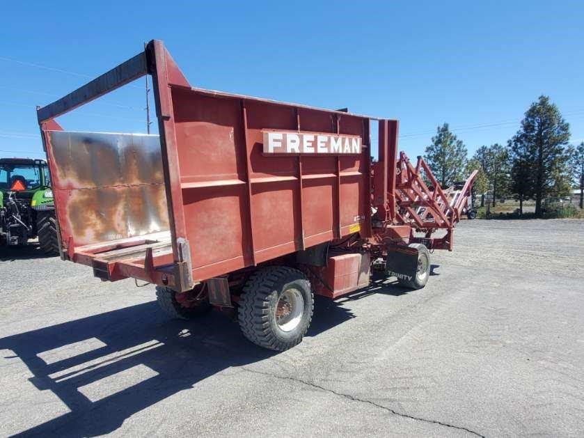 Freeman 5300 Hay Stacker