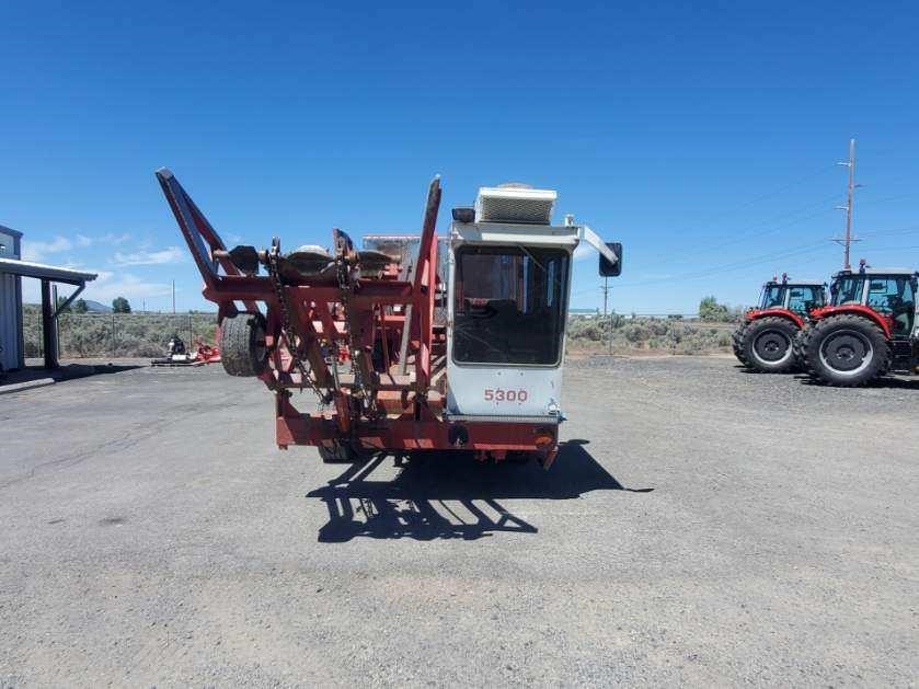 Freeman 5300 Hay Stacker