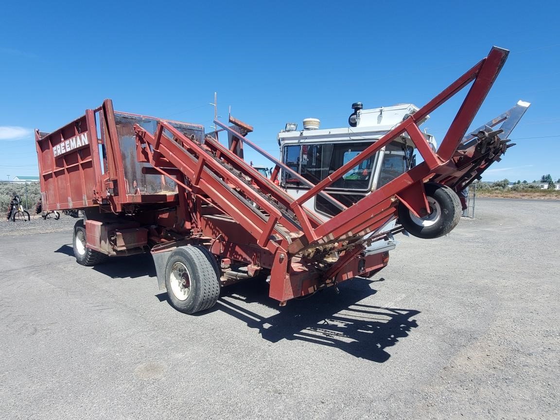 Freeman 5300 Hay Stacker