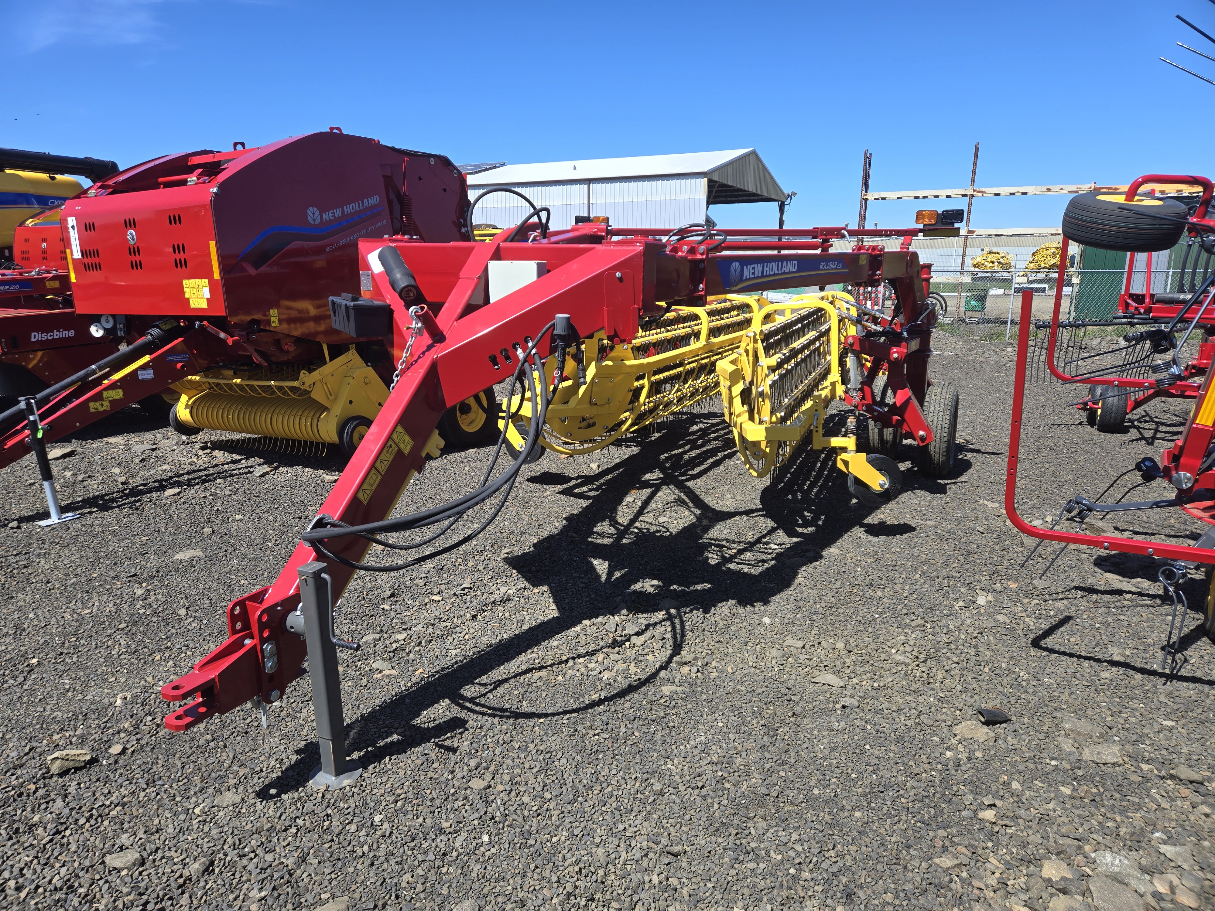 2022 New Holland ROLABAR 230 Rake