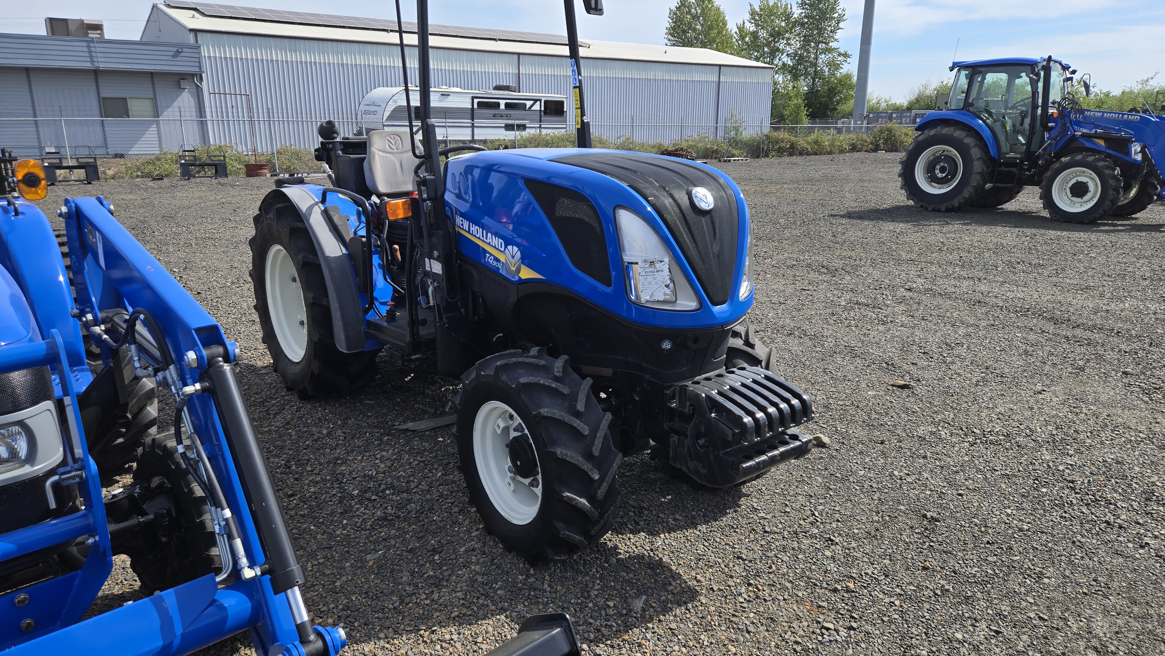 2023 New Holland T4.90V Tractor