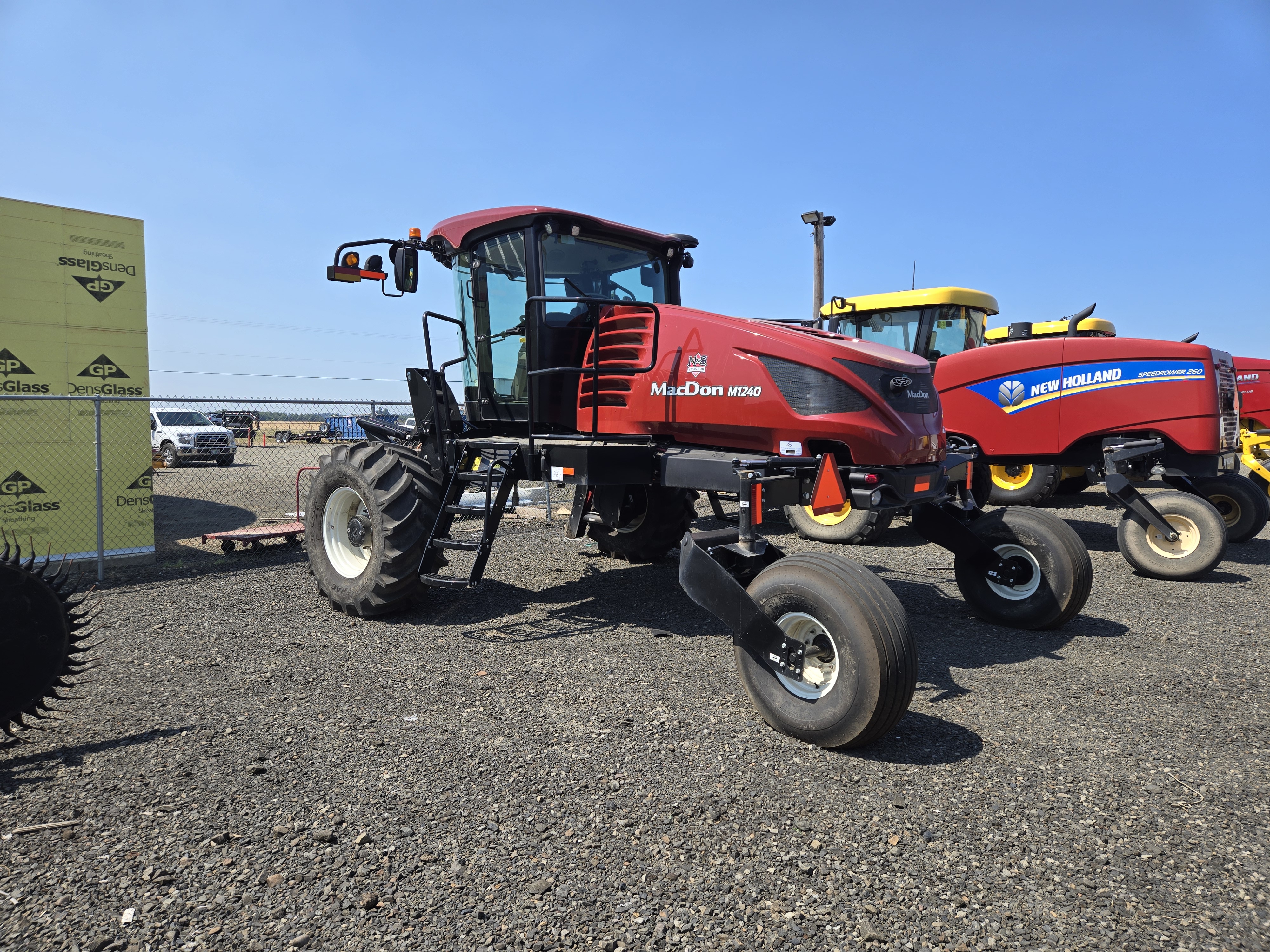 2022 MacDon M1240 Windrower