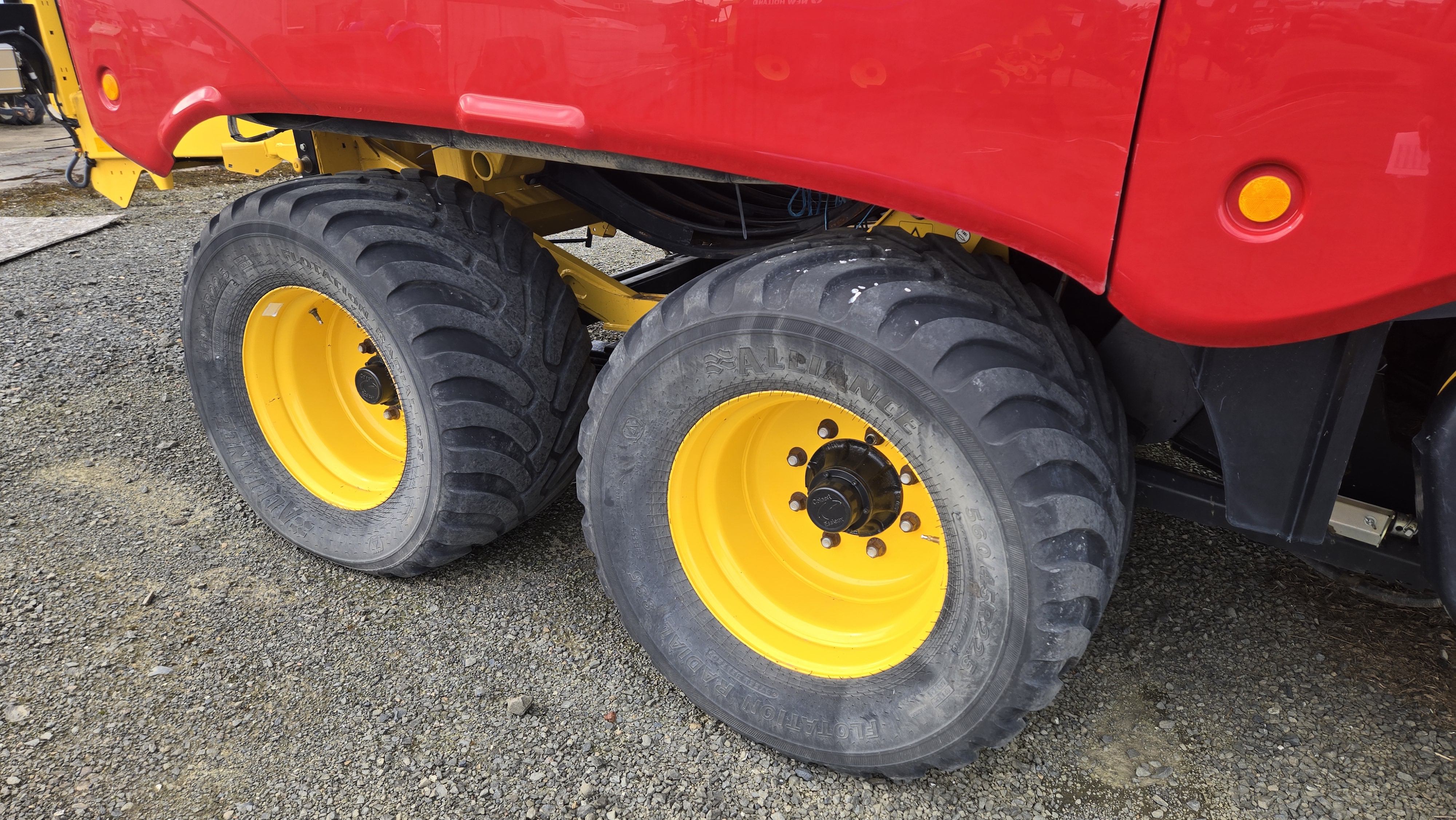 2022 New Holland 340S PLUS Baler/Square