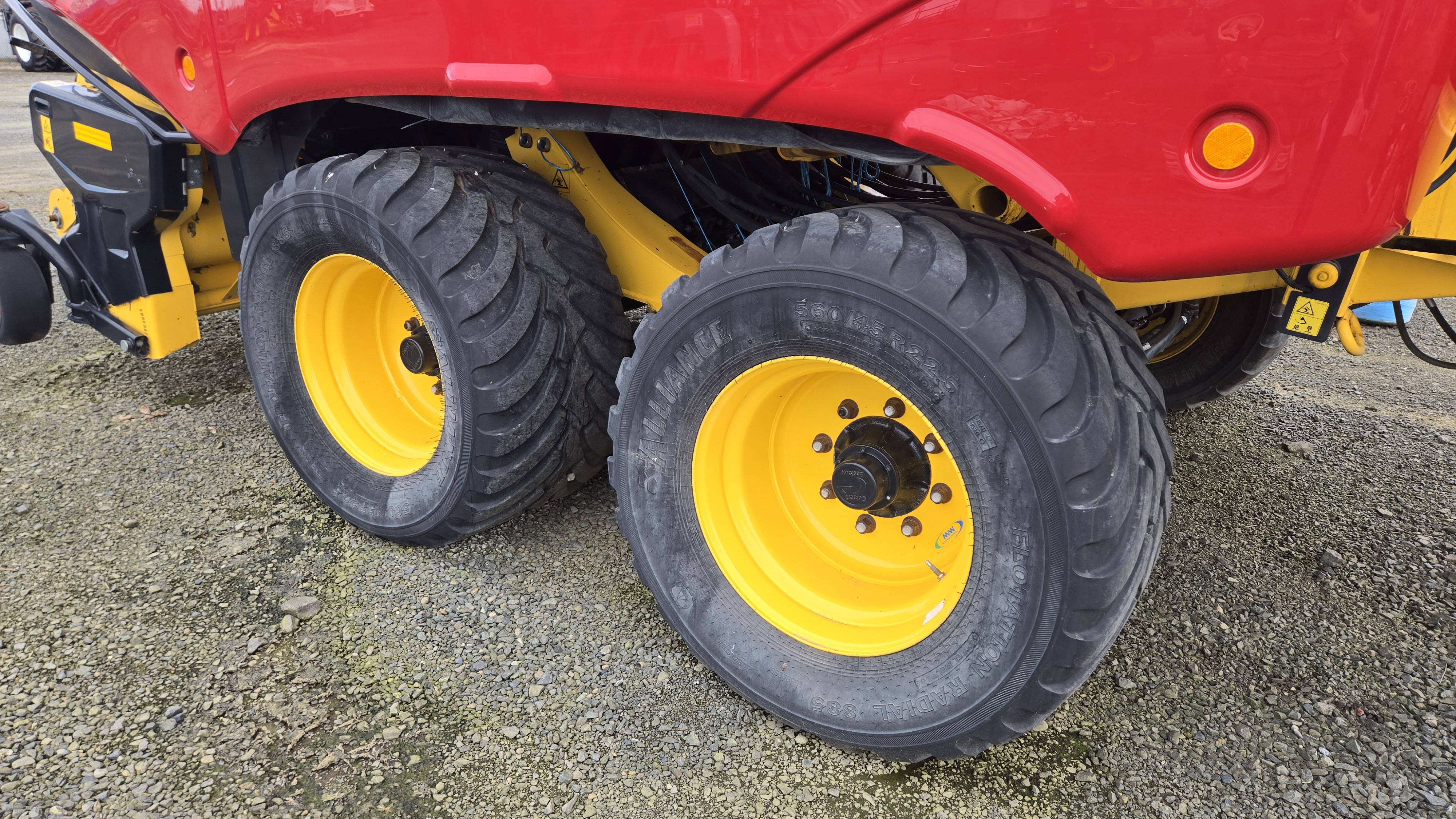 2022 New Holland 340S PLUS Baler/Square