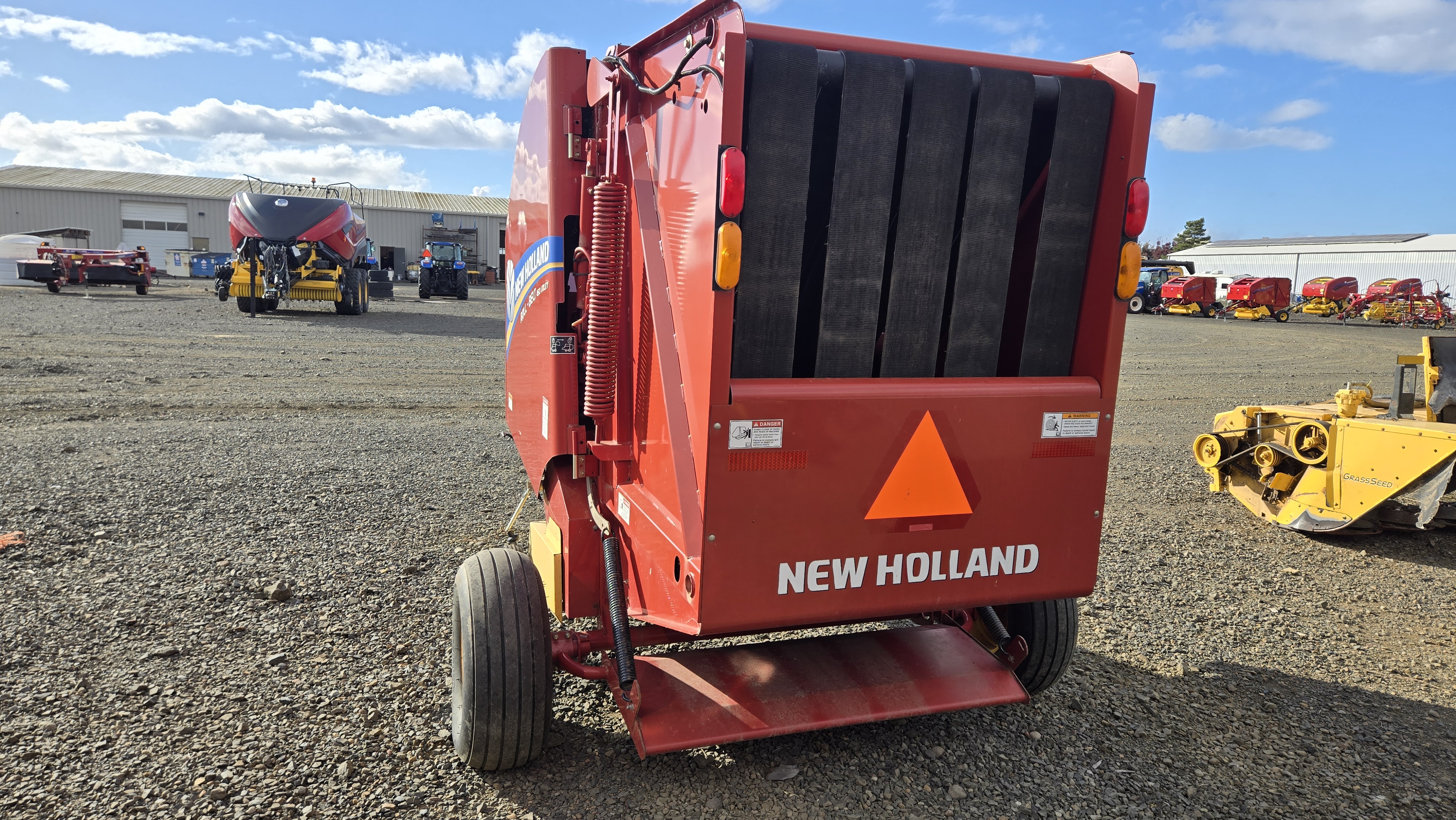 2012 New Holland 450U Baler/Round