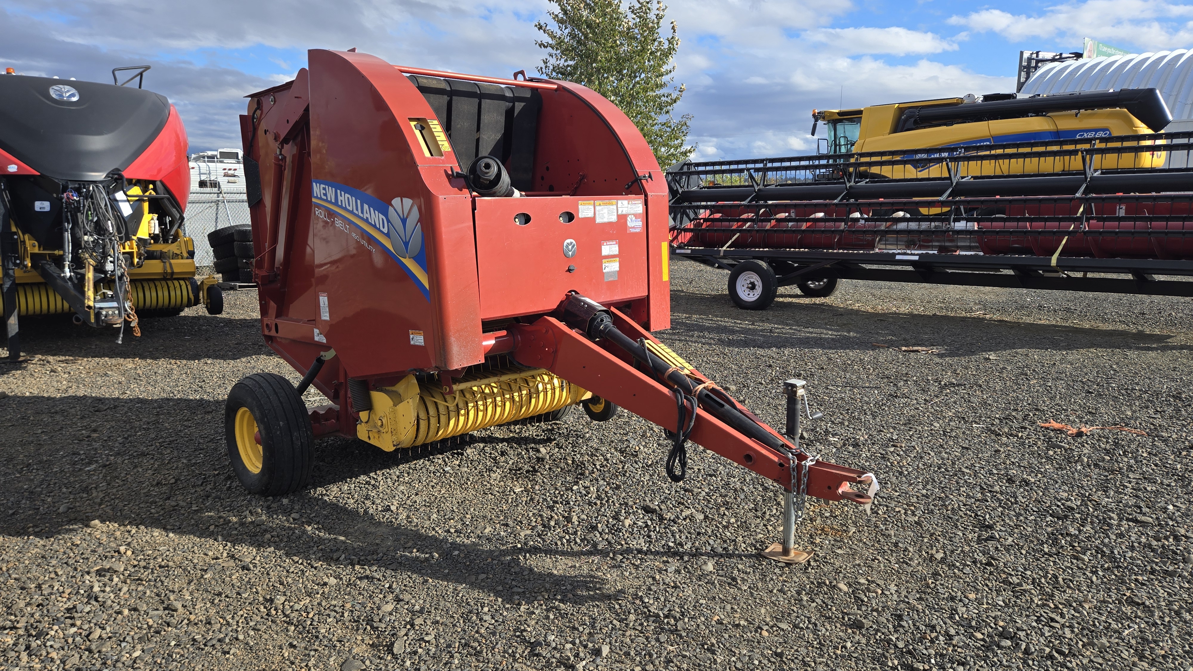 2012 New Holland 450U Baler/Round