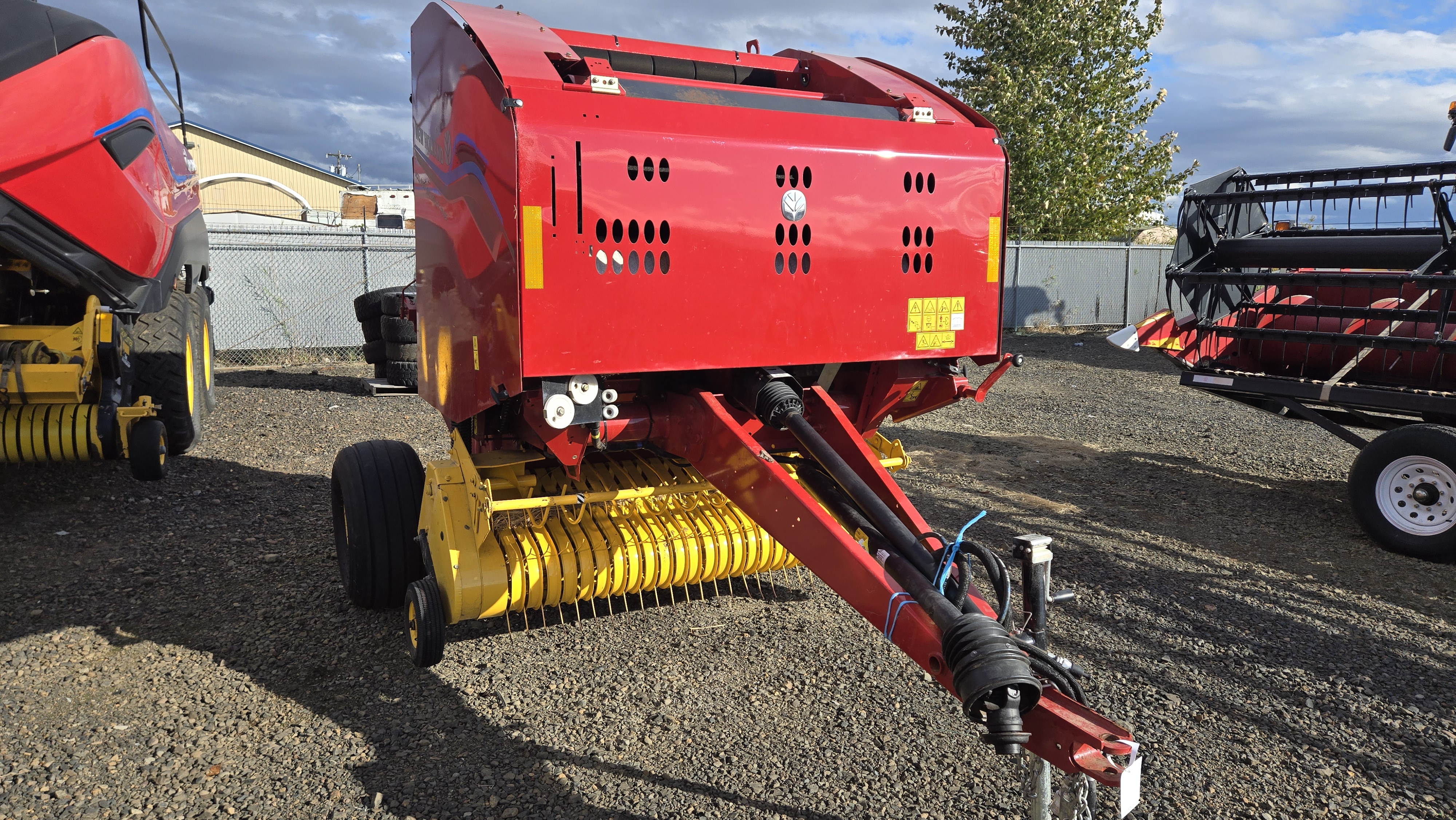 2023 New Holland 450U Baler/Round