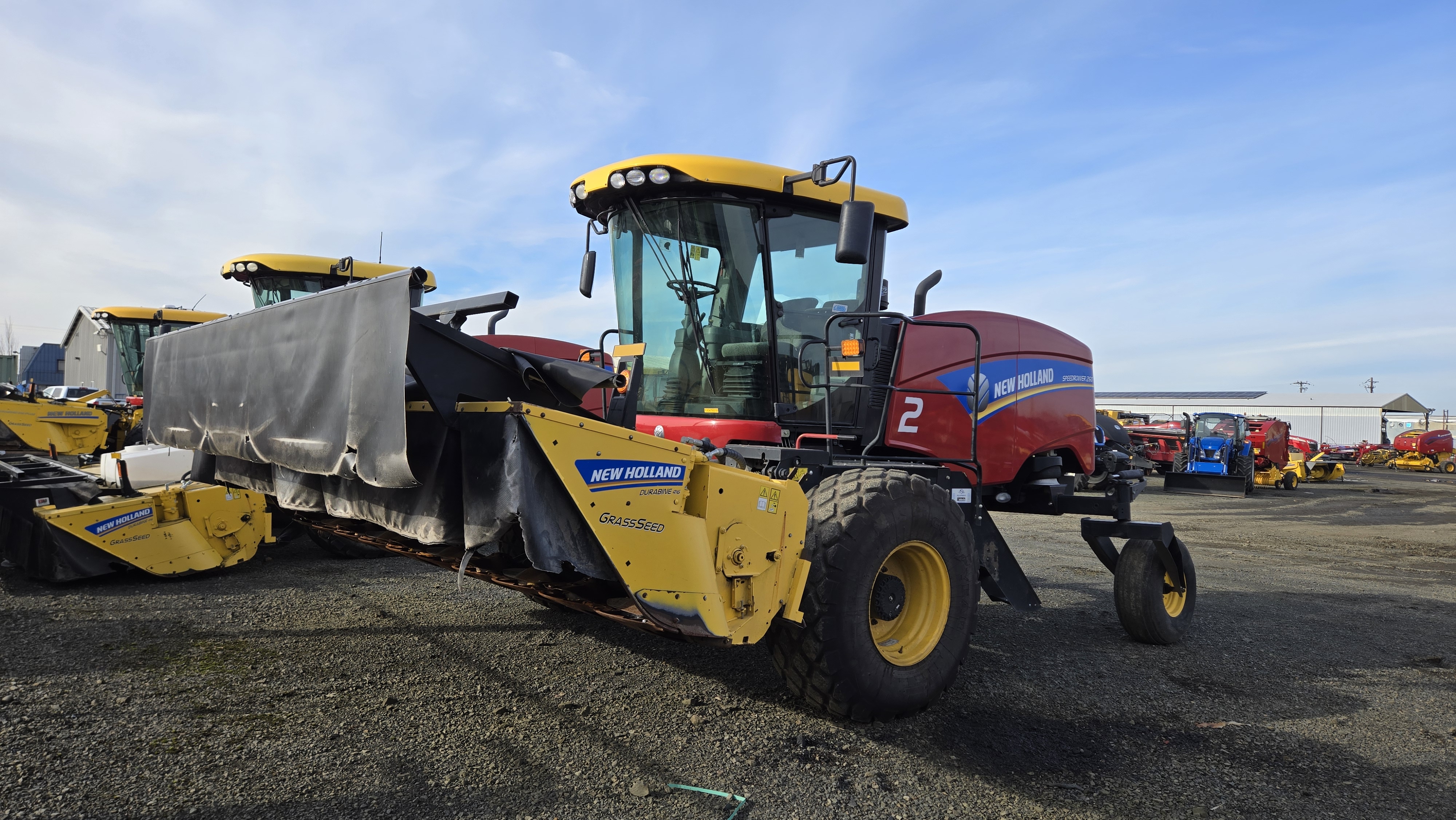 2019 New Holland SPEEDROWER 260 Windrower