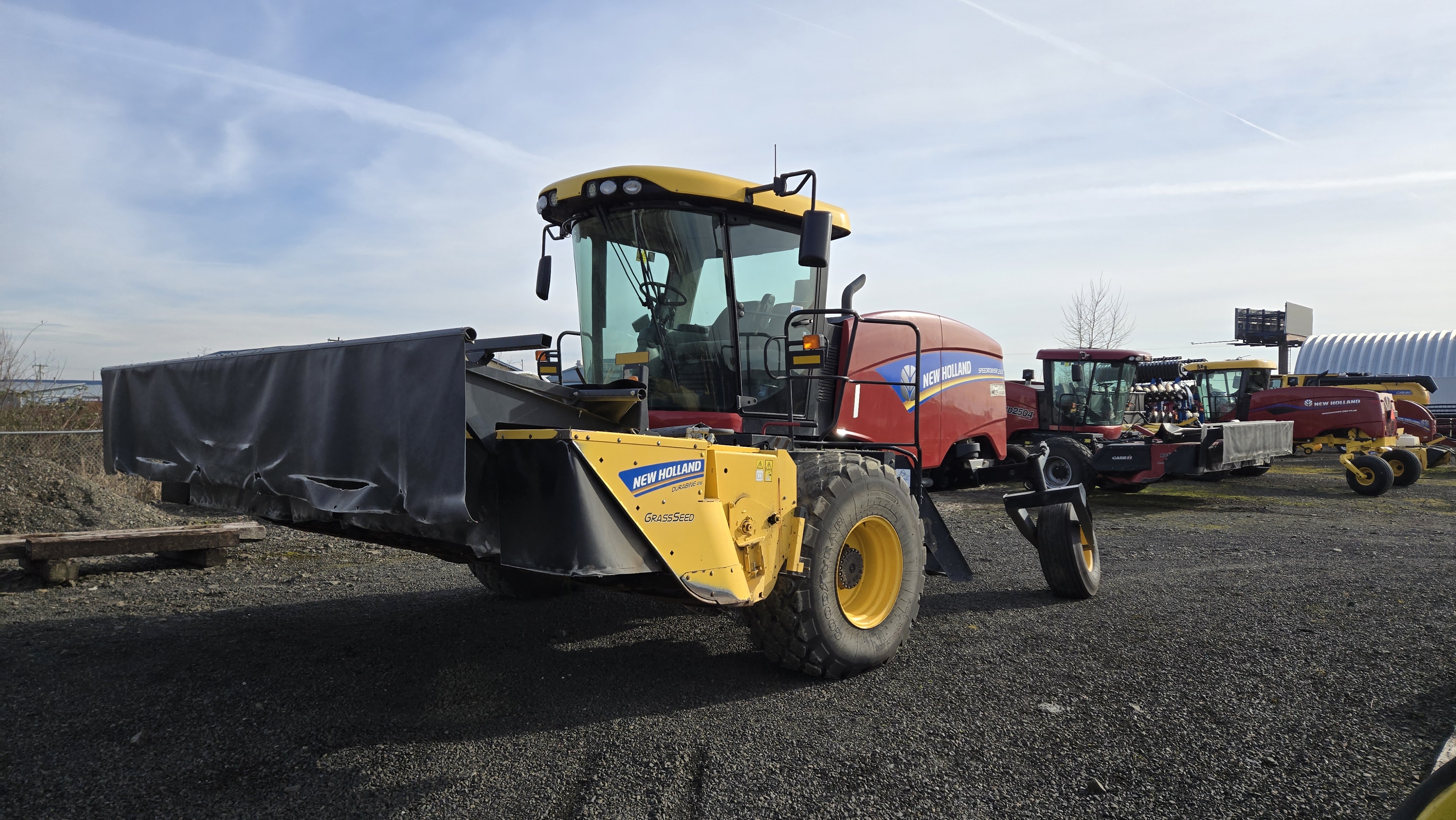 2015 New Holland SPEEDROWER 260 Windrower