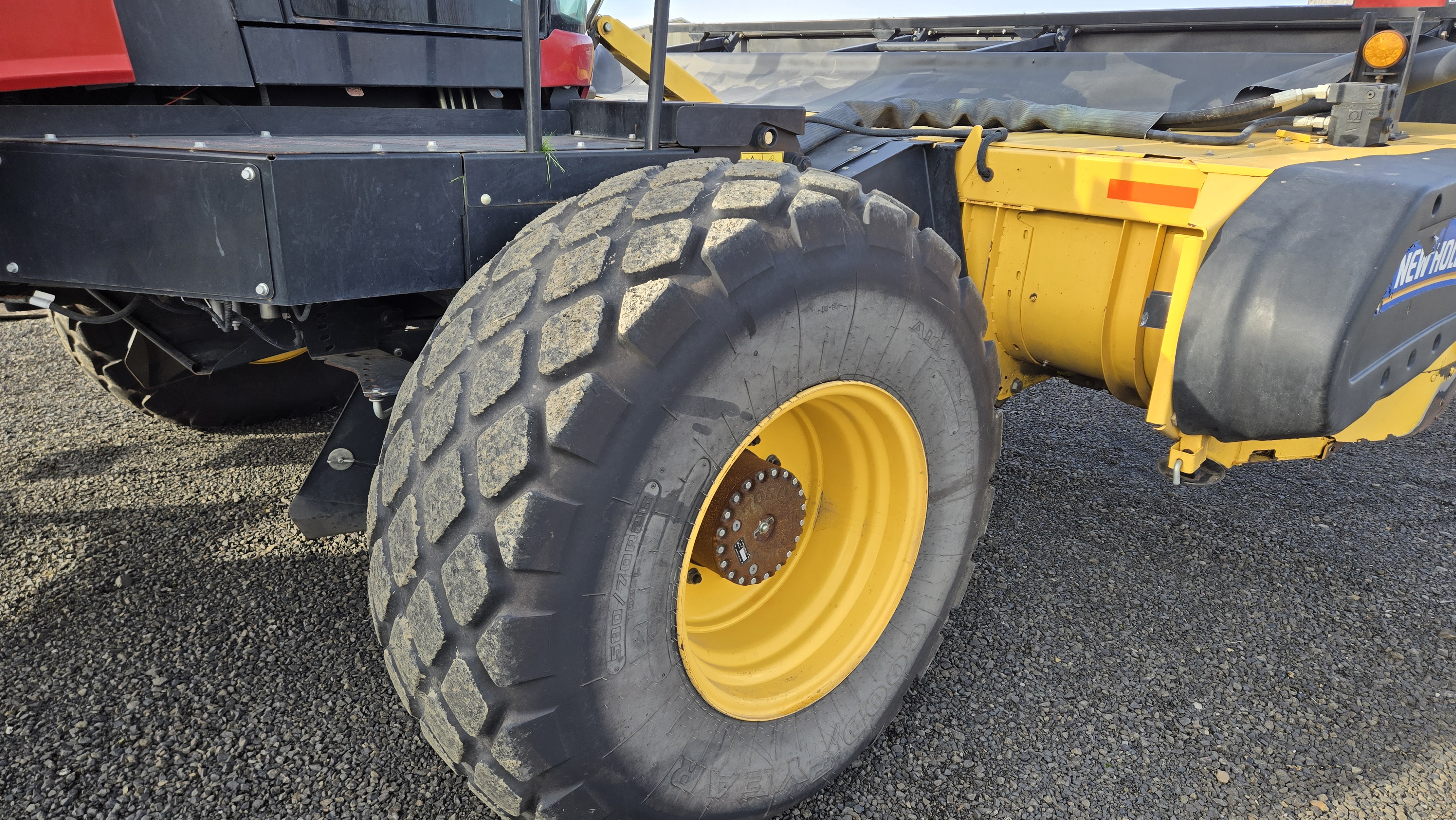 2015 New Holland SPEEDROWER 260 Windrower