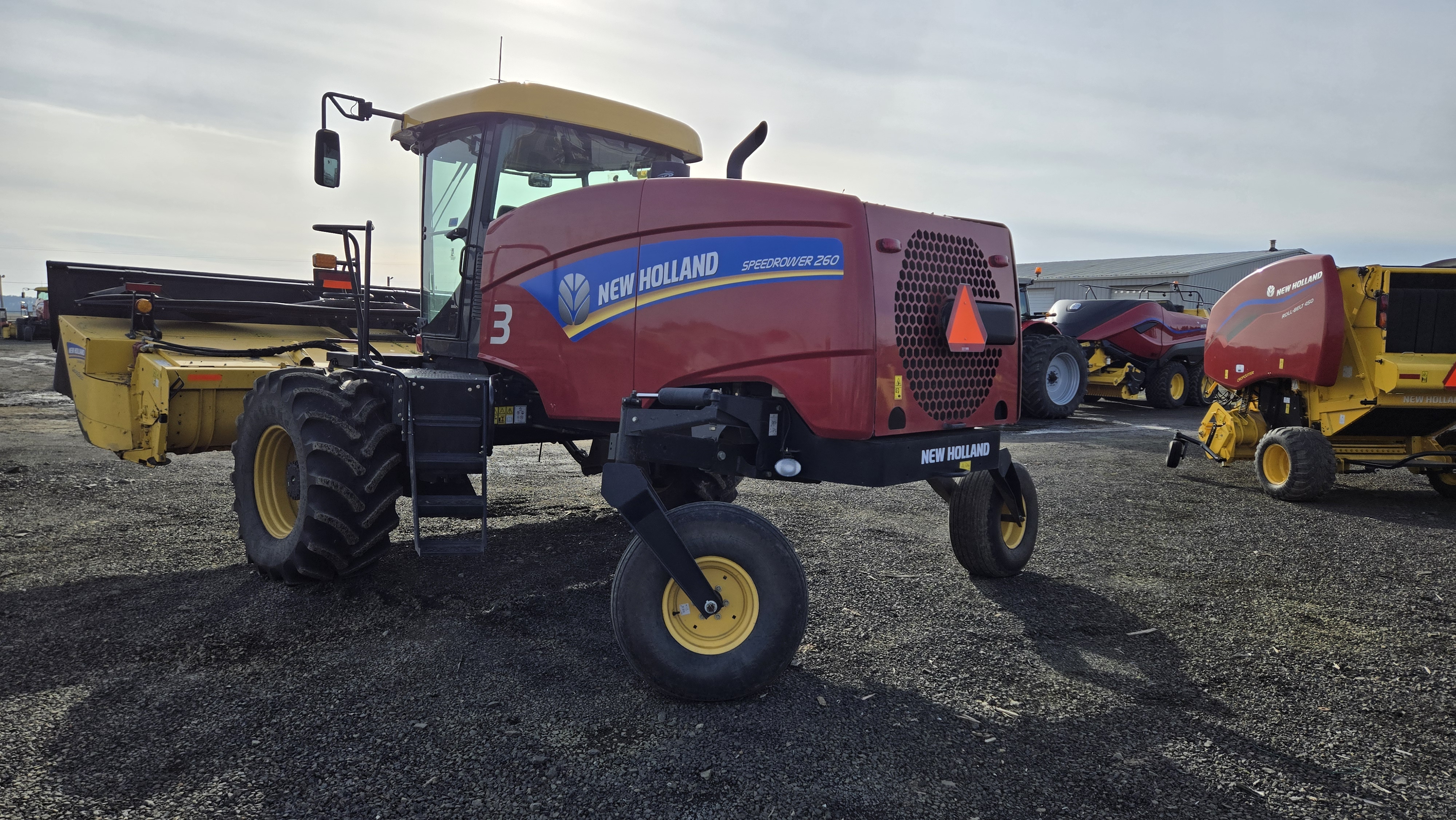 2019 New Holland SPEEDROWER 260 Windrower