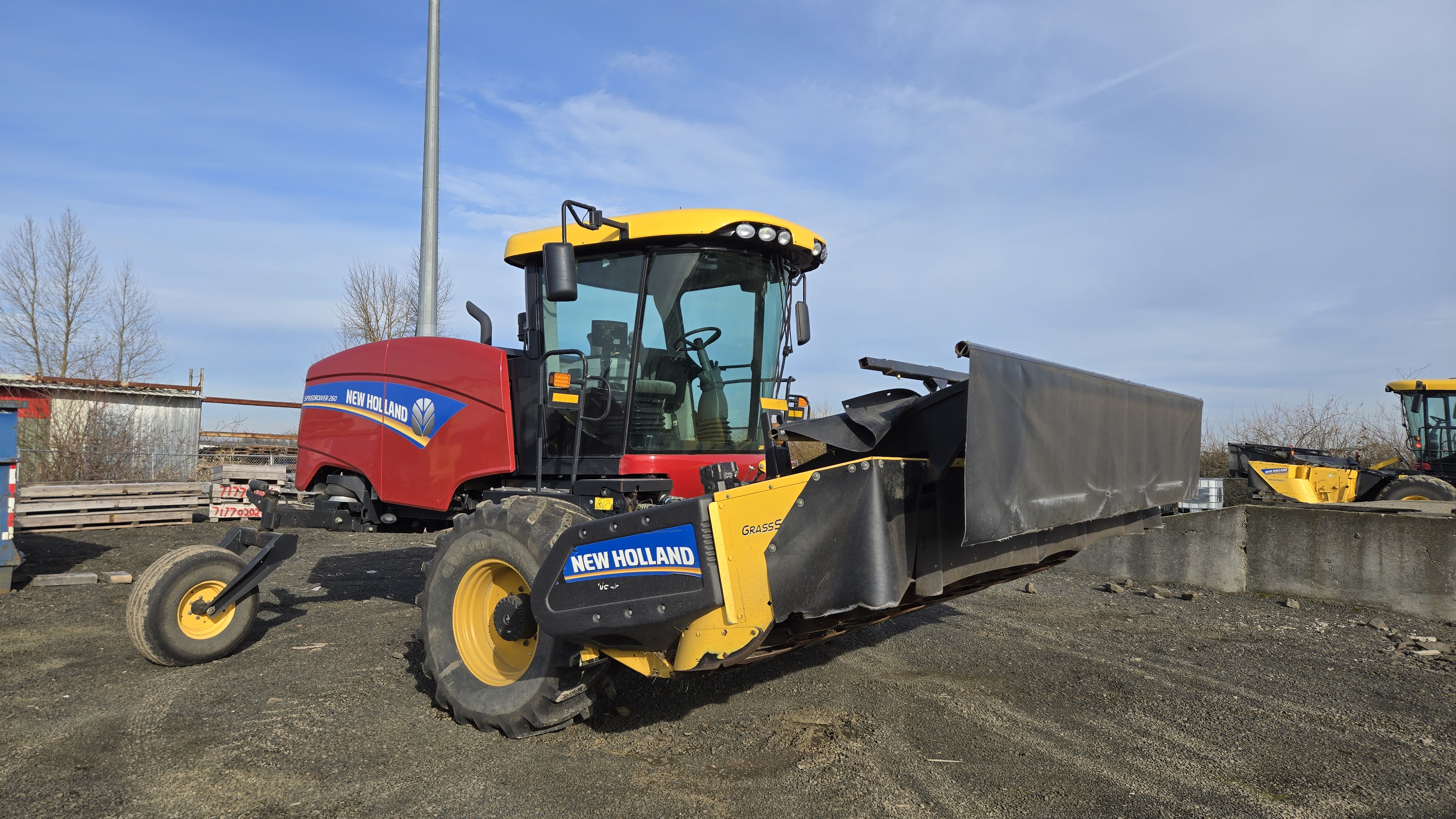 2019 New Holland SPEEDROWER 260 Windrower