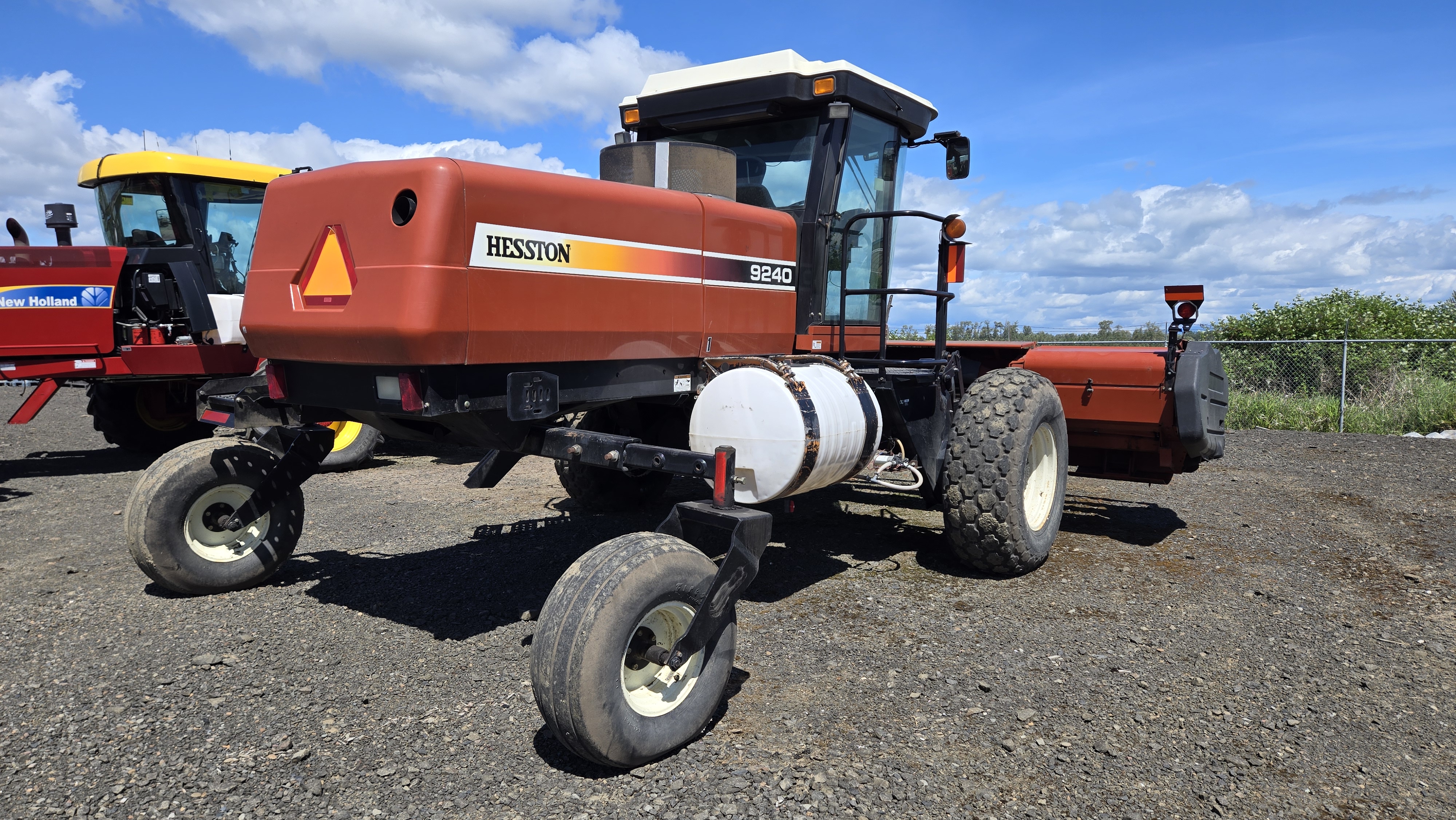 2006 Hesston 9240 Windrower