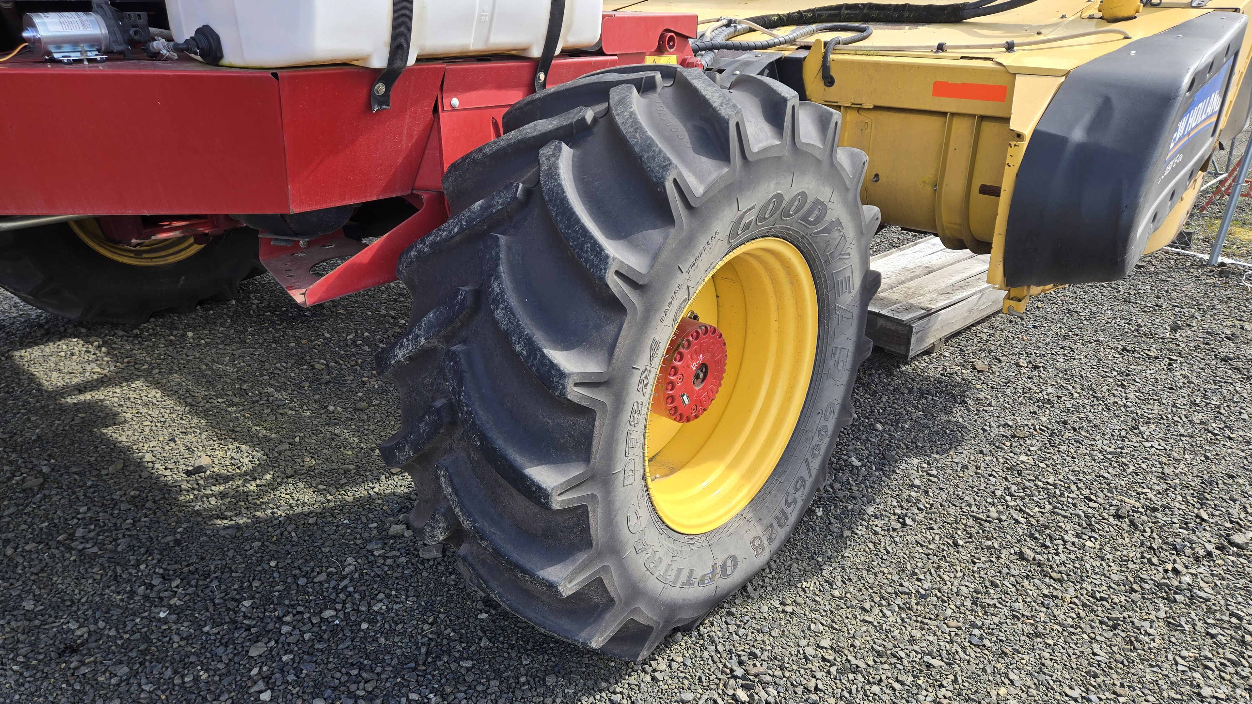 2014 New Holland H8080 Windrower