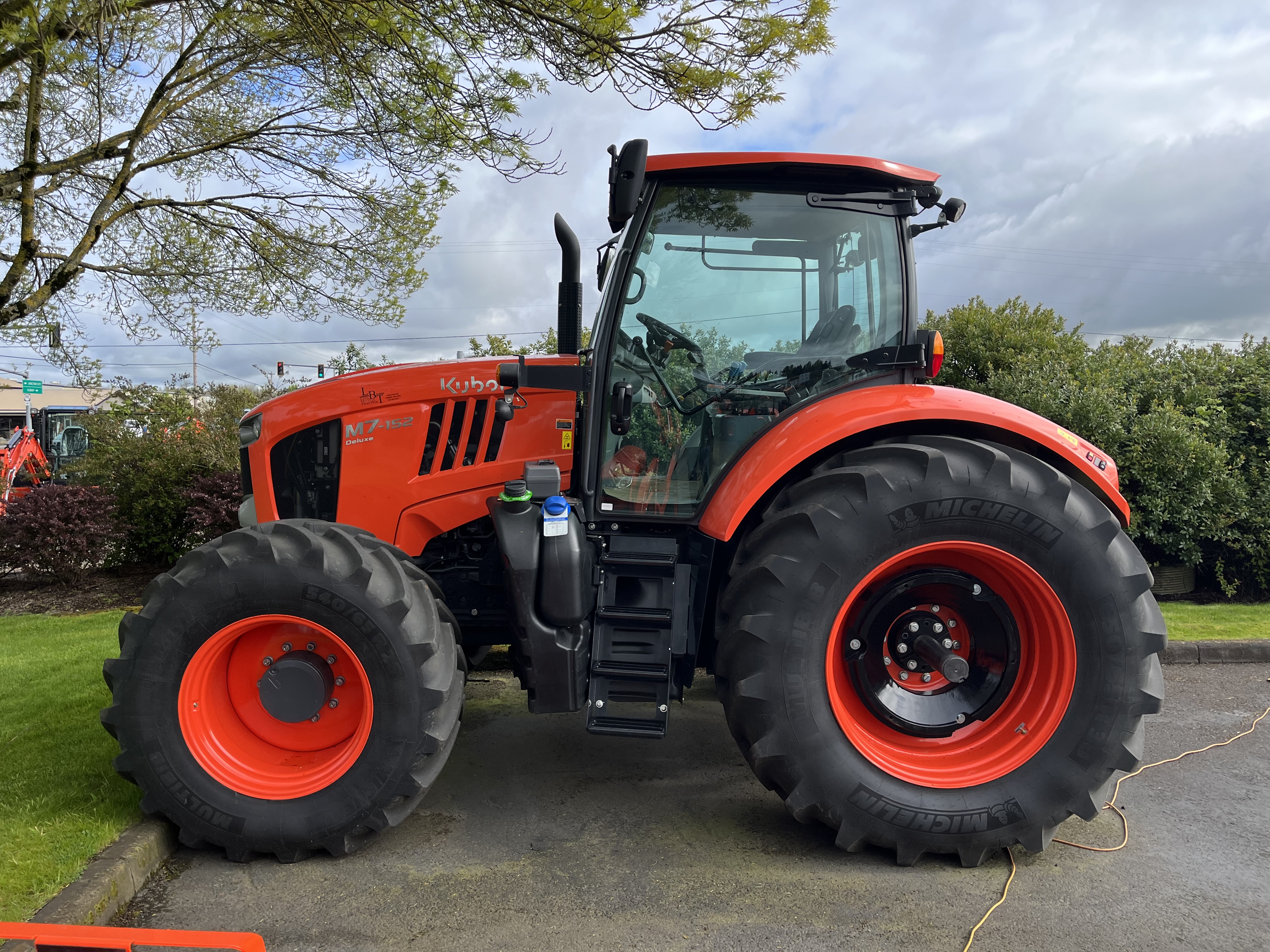 2021 Kubota M7-152D Tractor 4WD