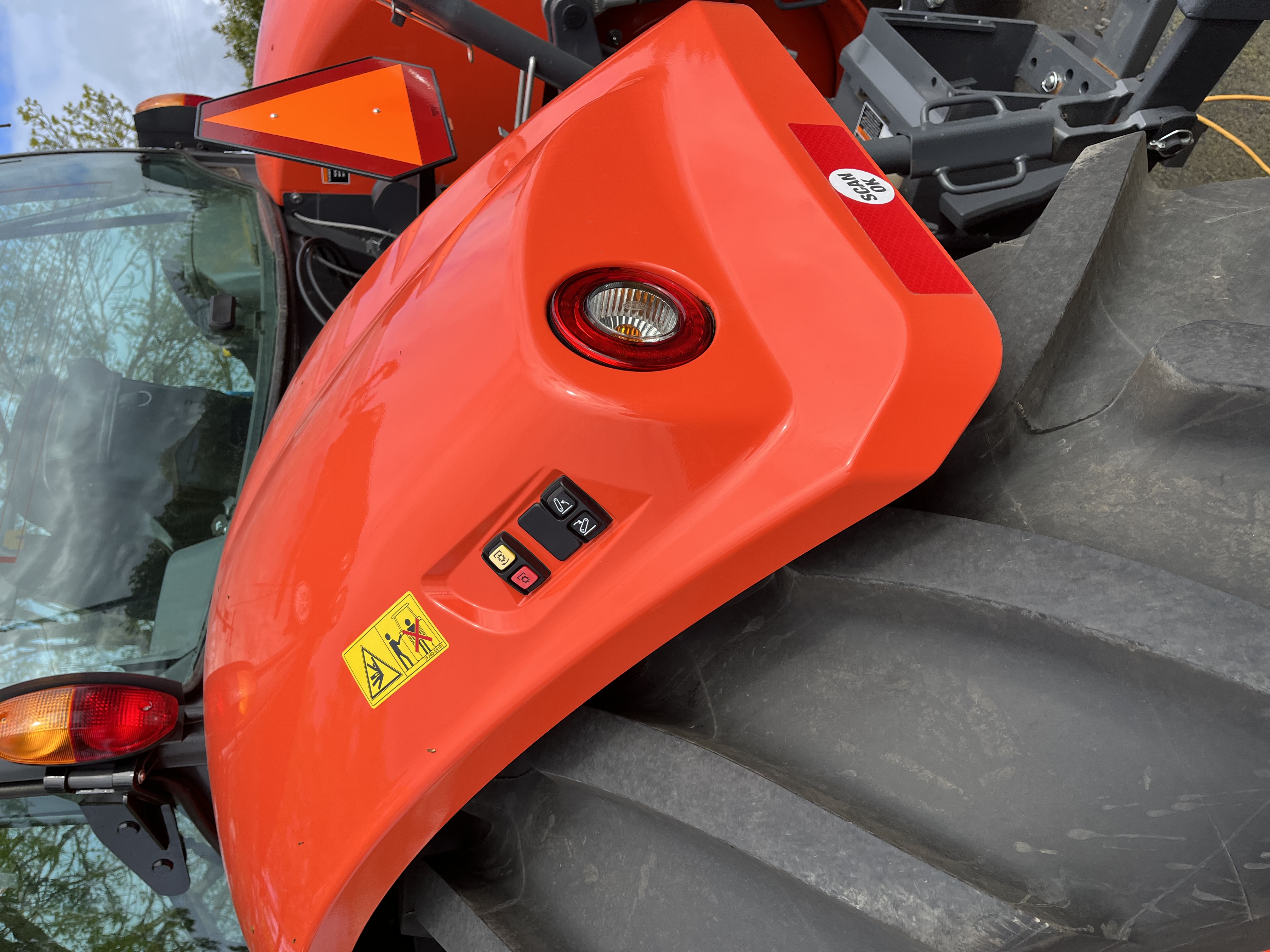 2021 Kubota M7-152D Tractor 4WD