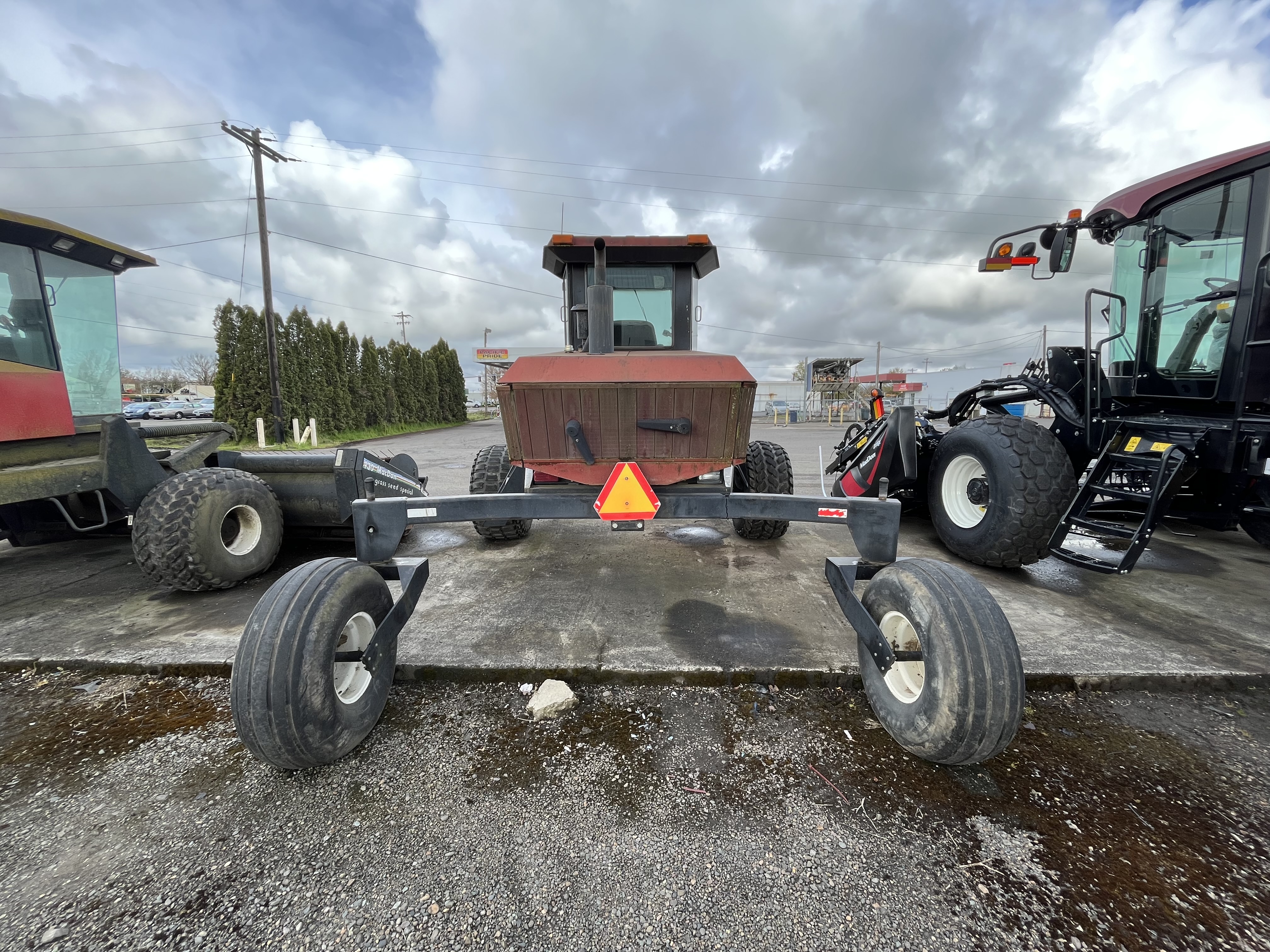 1998 MacDon 9300 Windrower