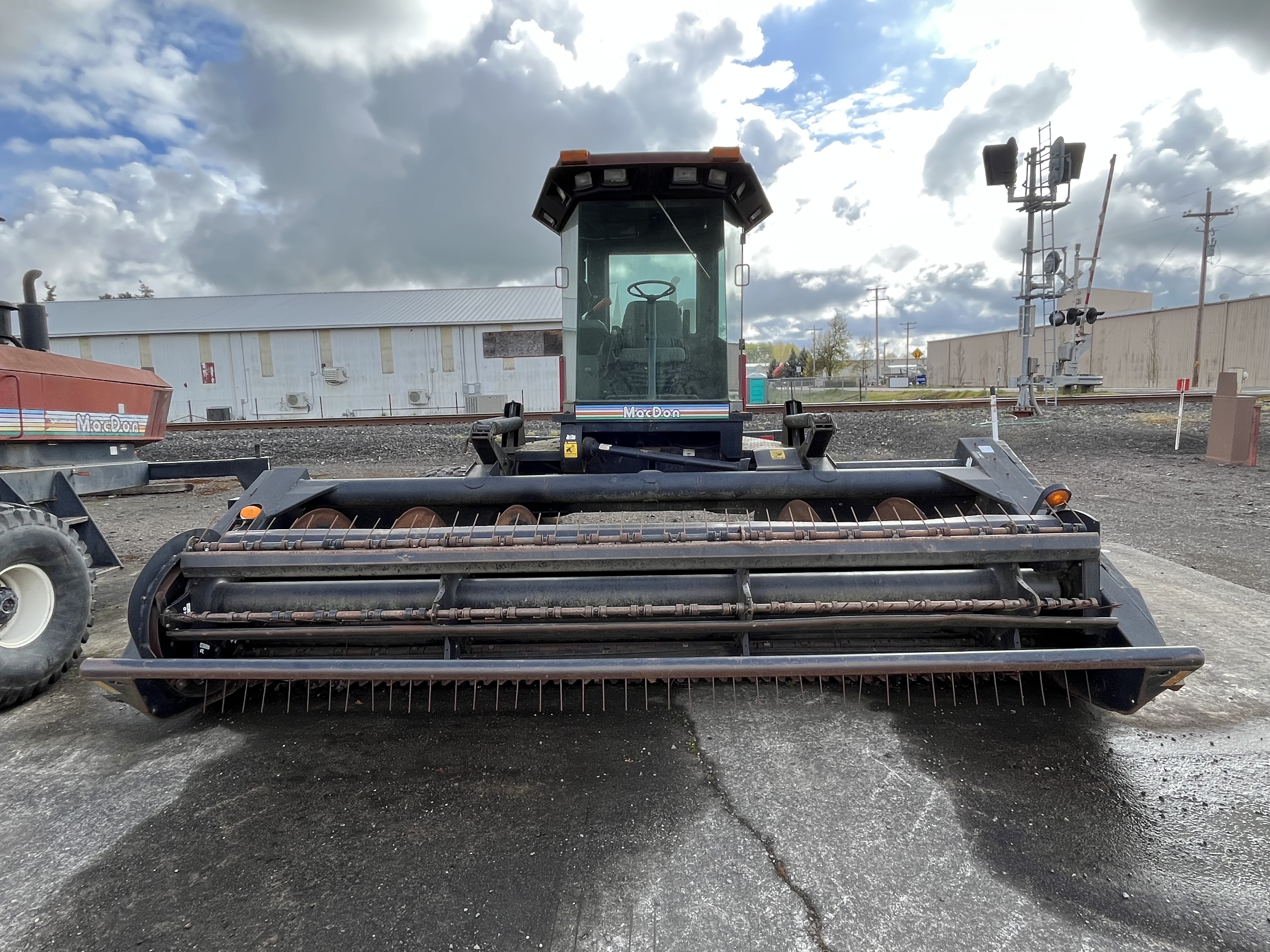 1993 MacDon 9000 Windrower