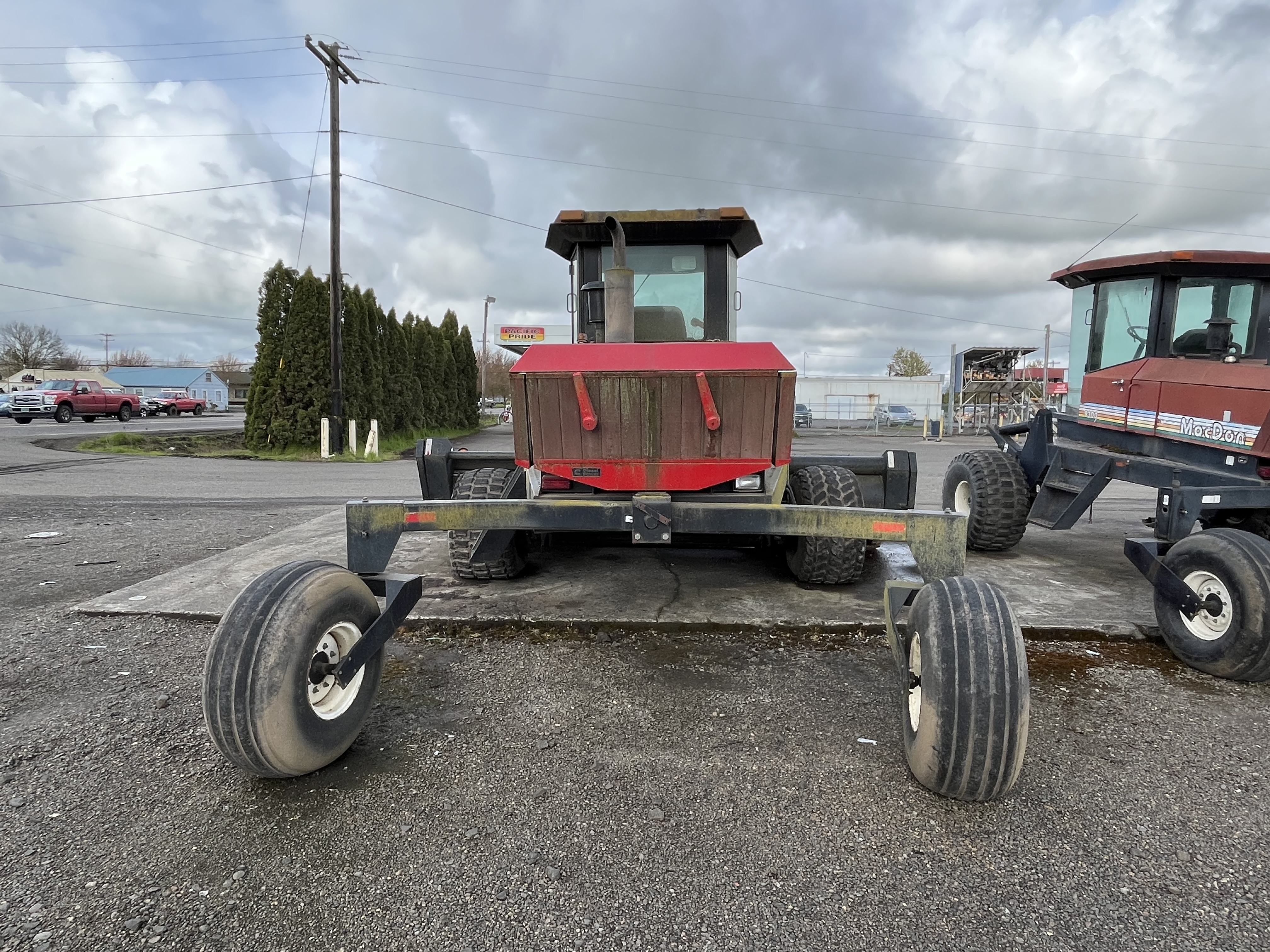 1993 MacDon 9000 Windrower