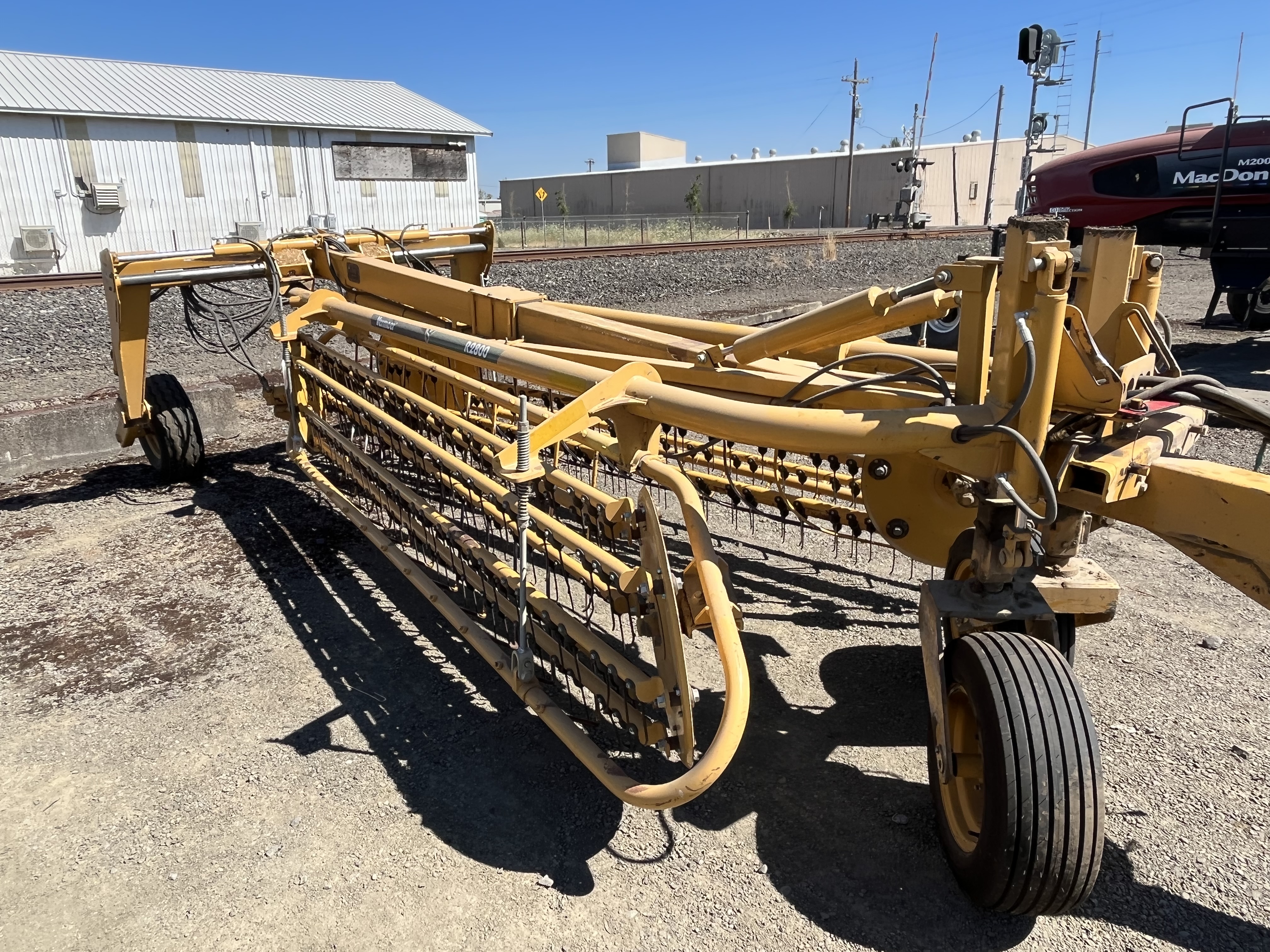 2011 Vermeer R2800 Rake/Hay