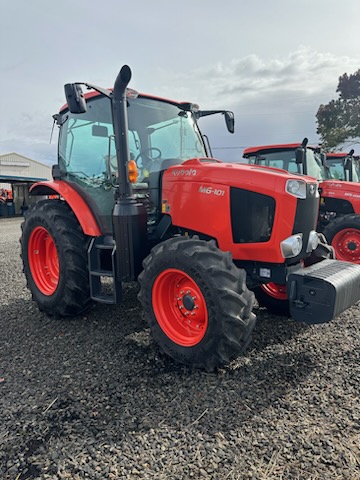 2022 Kubota M6-101DTC-F Tractor 4WD