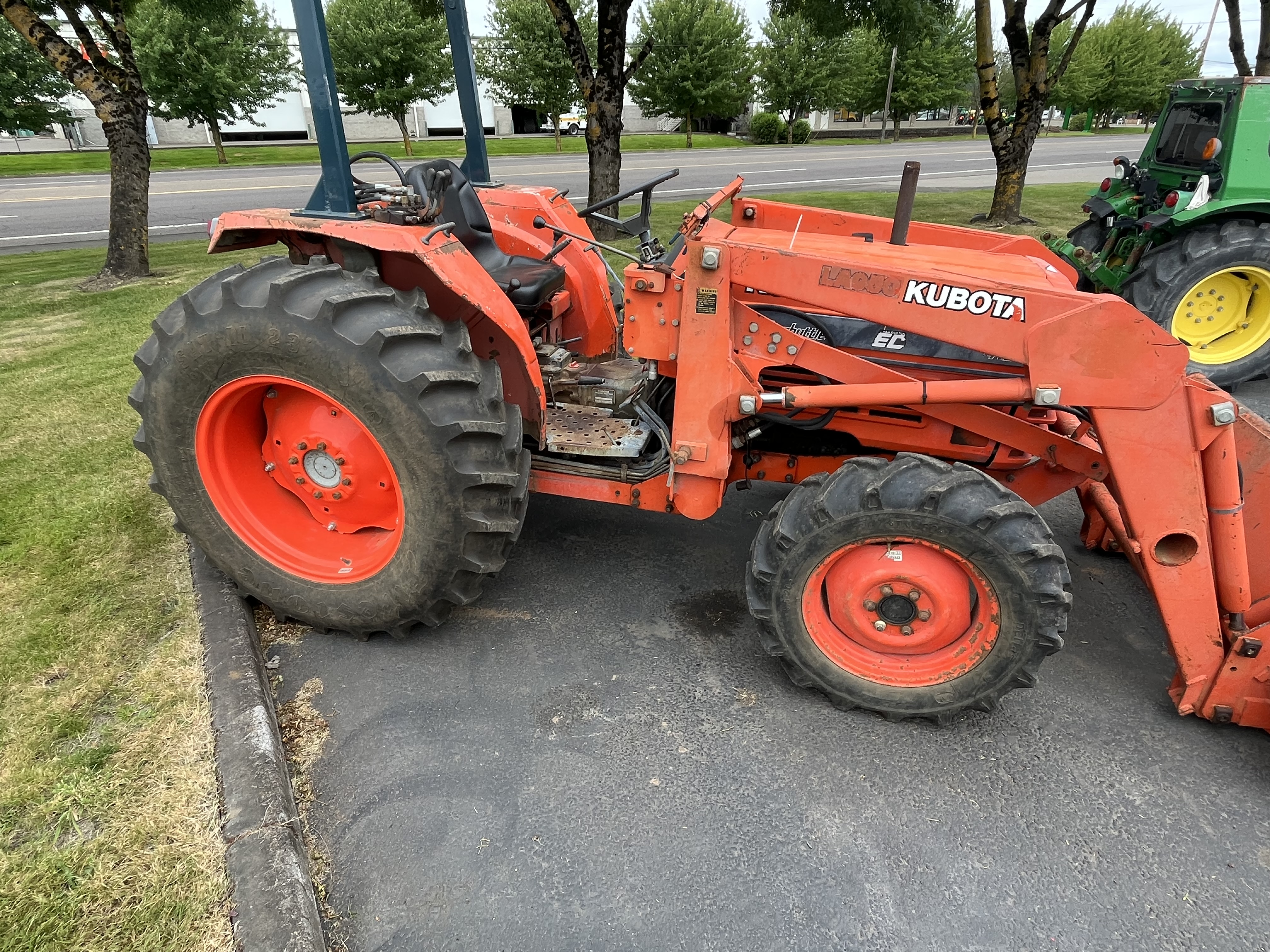 1992 Kubota L4850DT Tractor 4WD