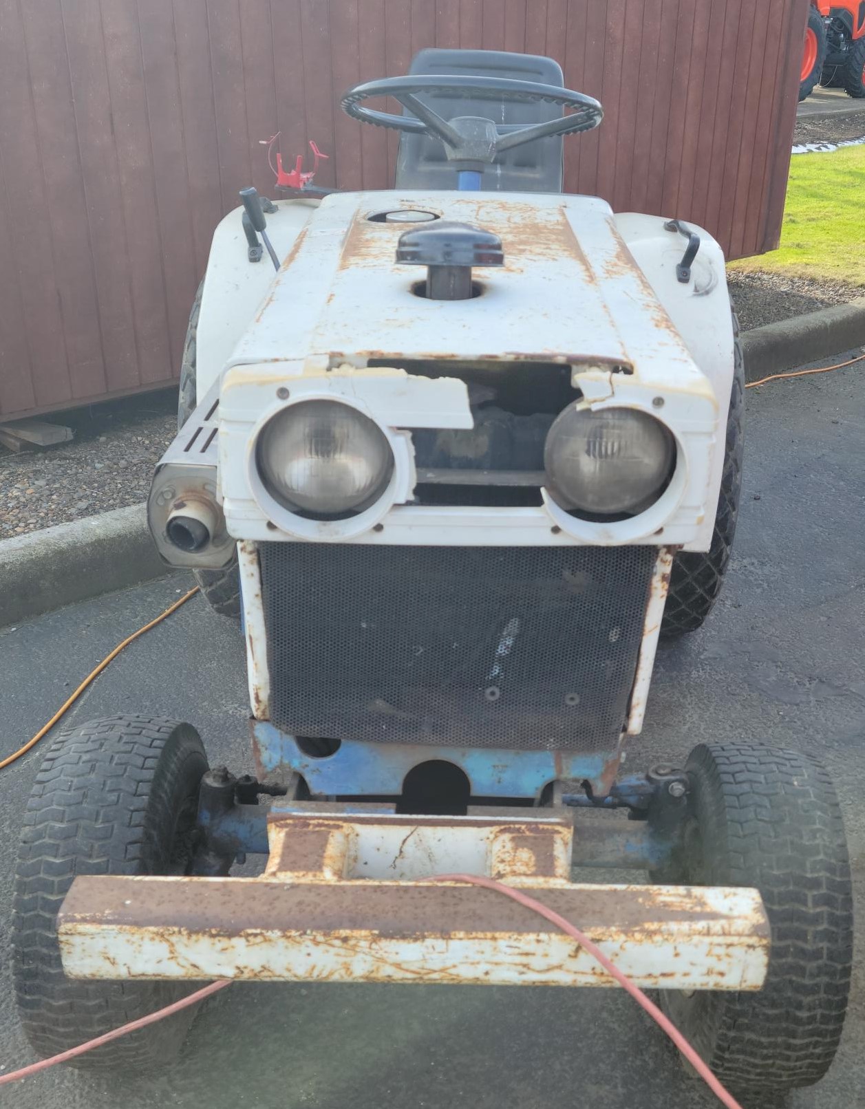 Mitsubishi MT372 Tractor