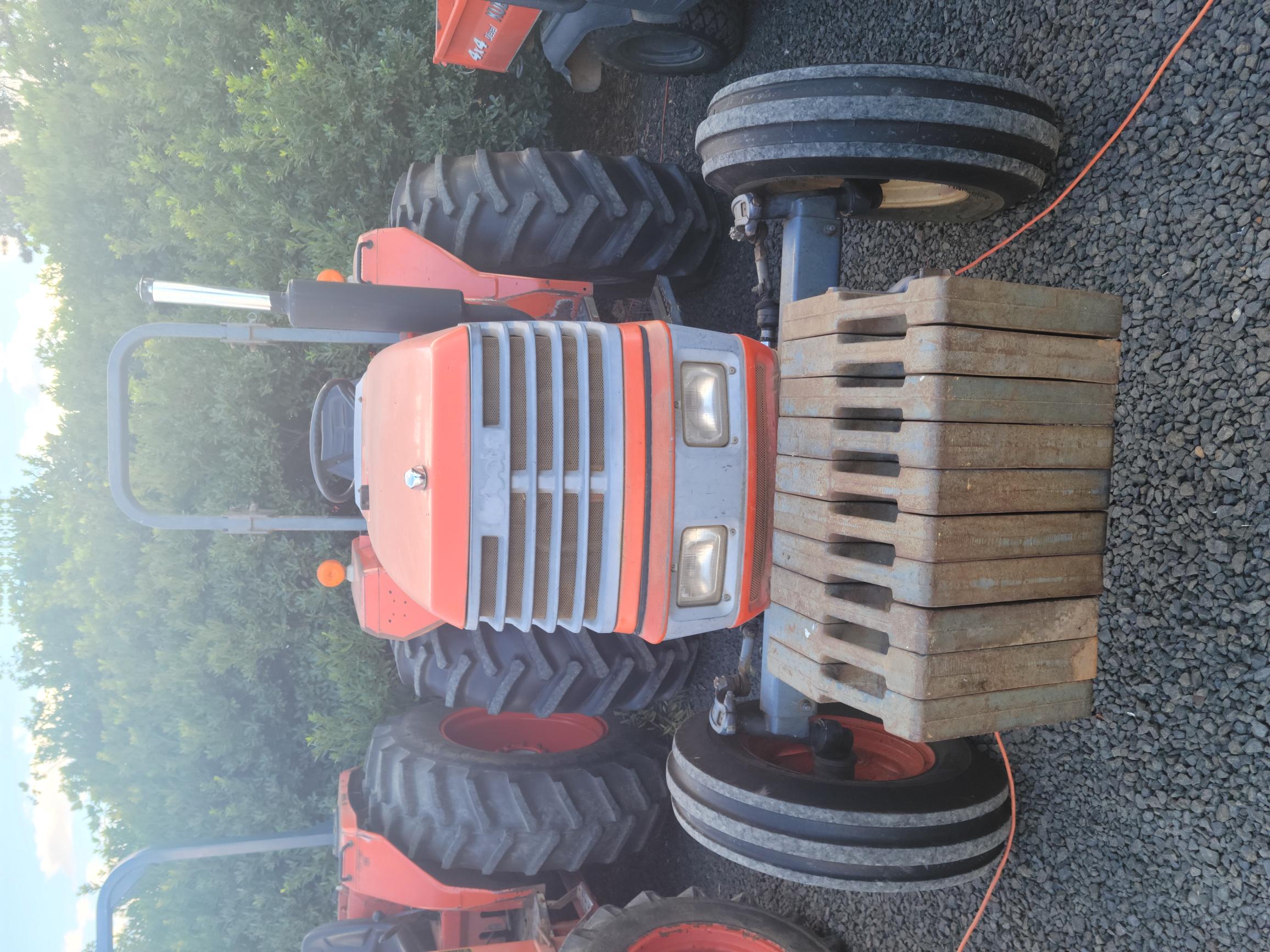 1997 Kubota M5400 Tractor