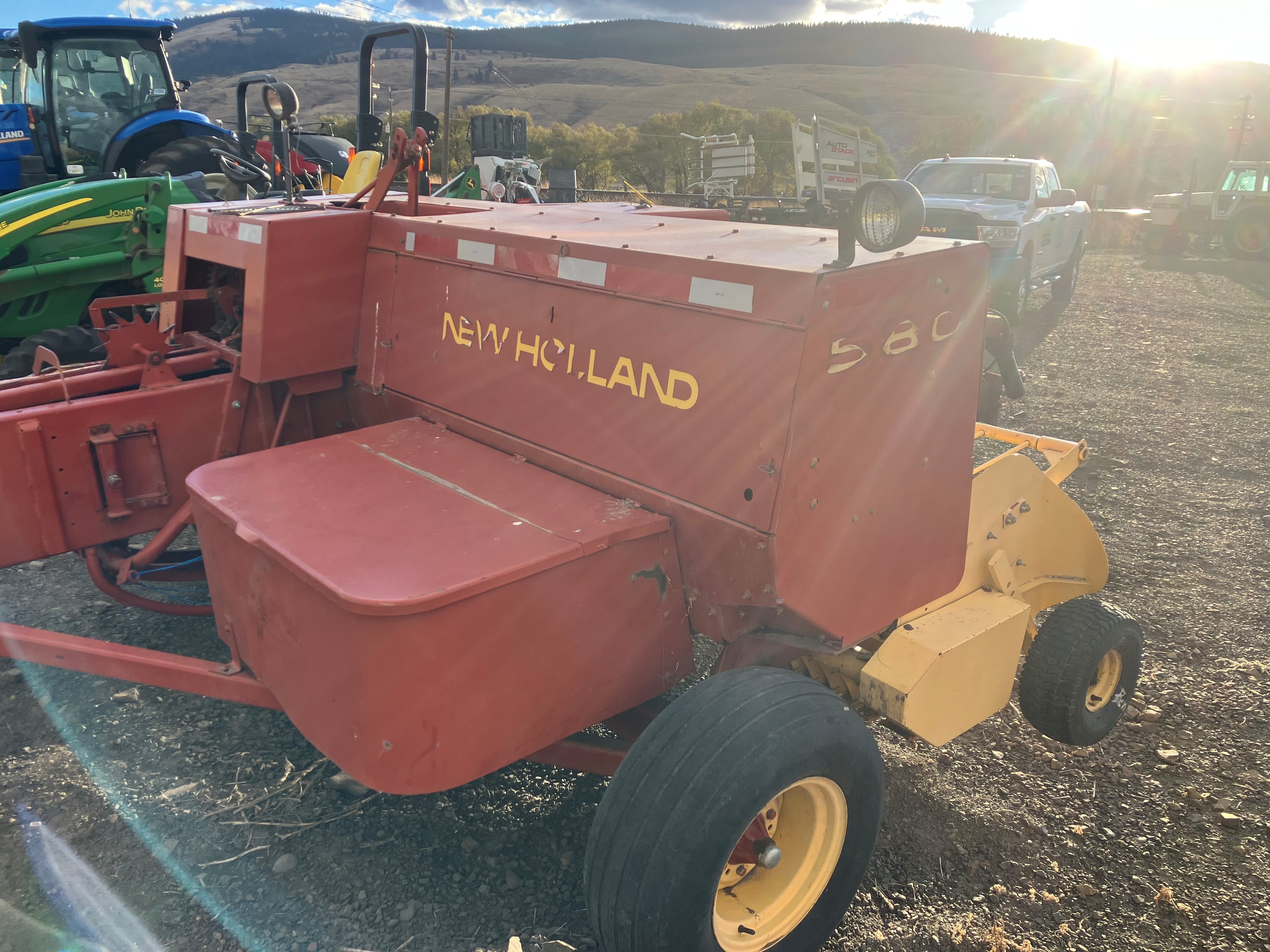 1992 New Holland 580 Baler/Square