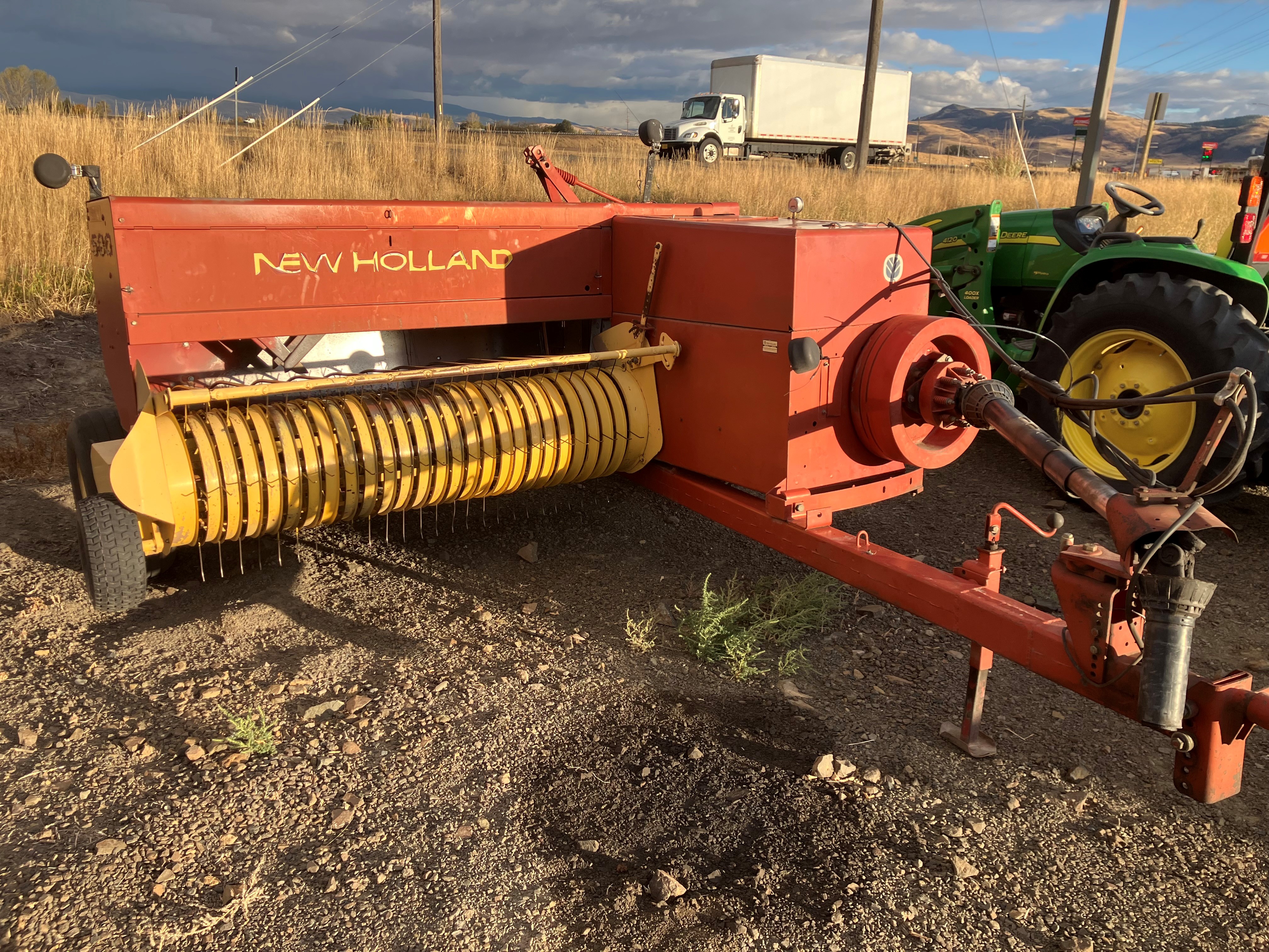 1992 New Holland 580 Baler/Square