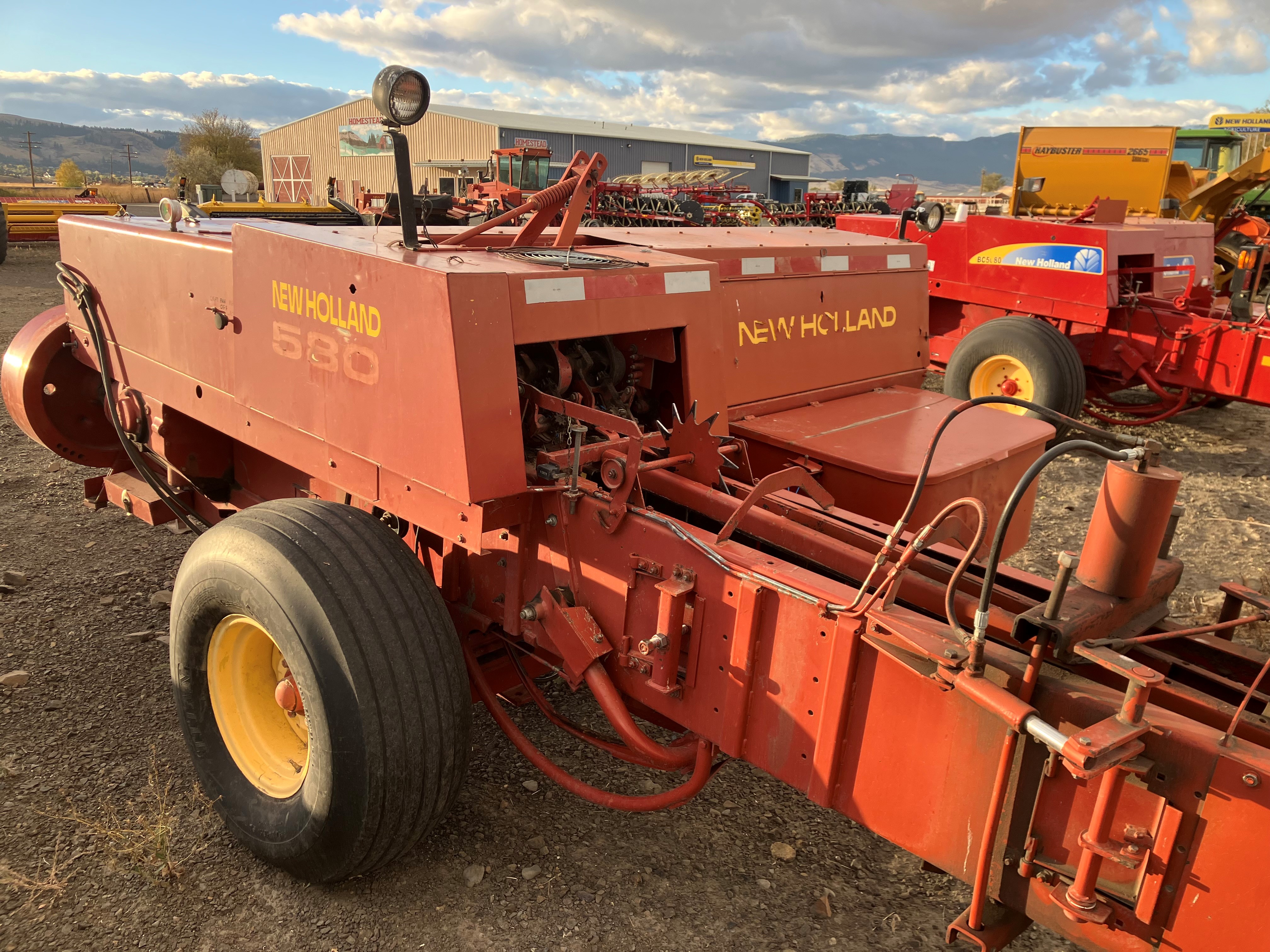 1992 New Holland 580 Baler/Square