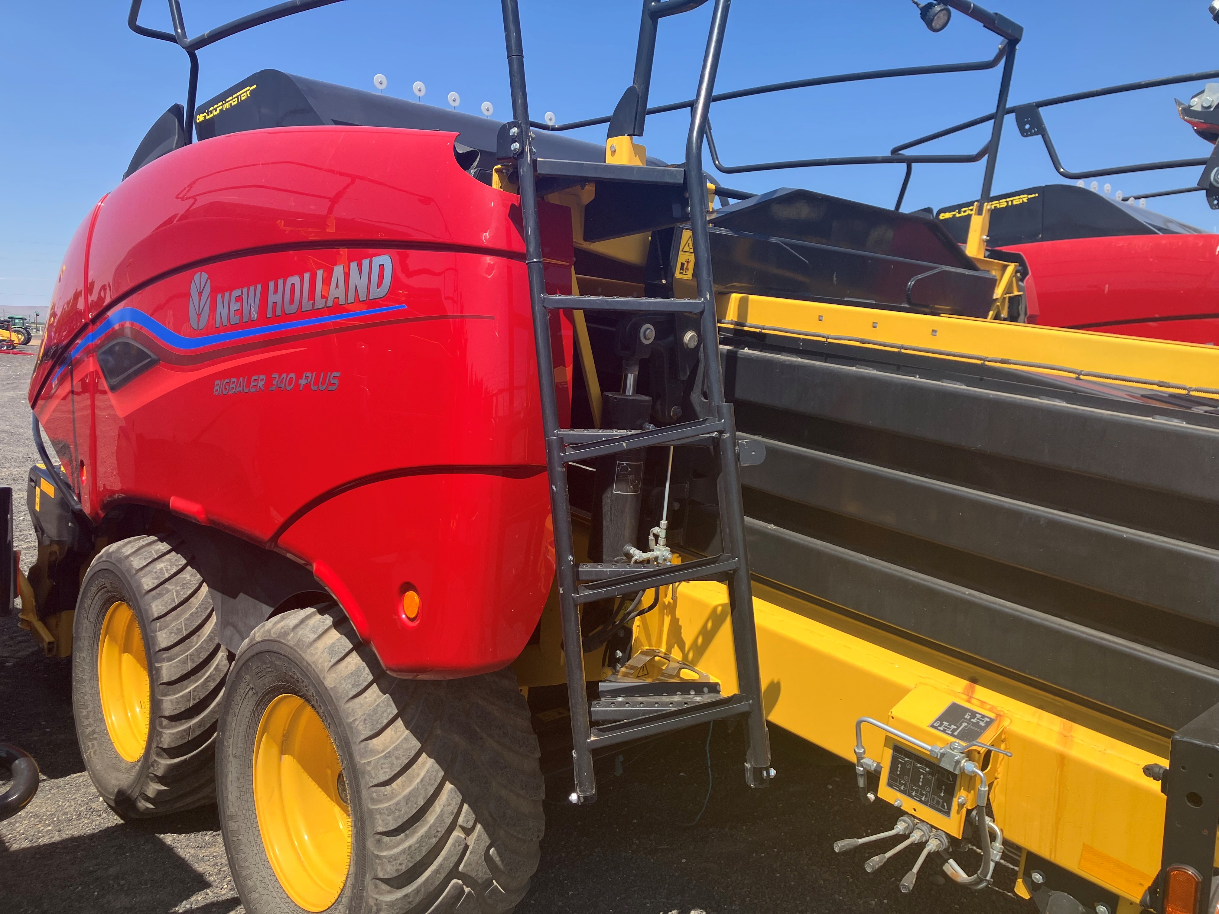 2023 New Holland 340S PLUS Baler/Square