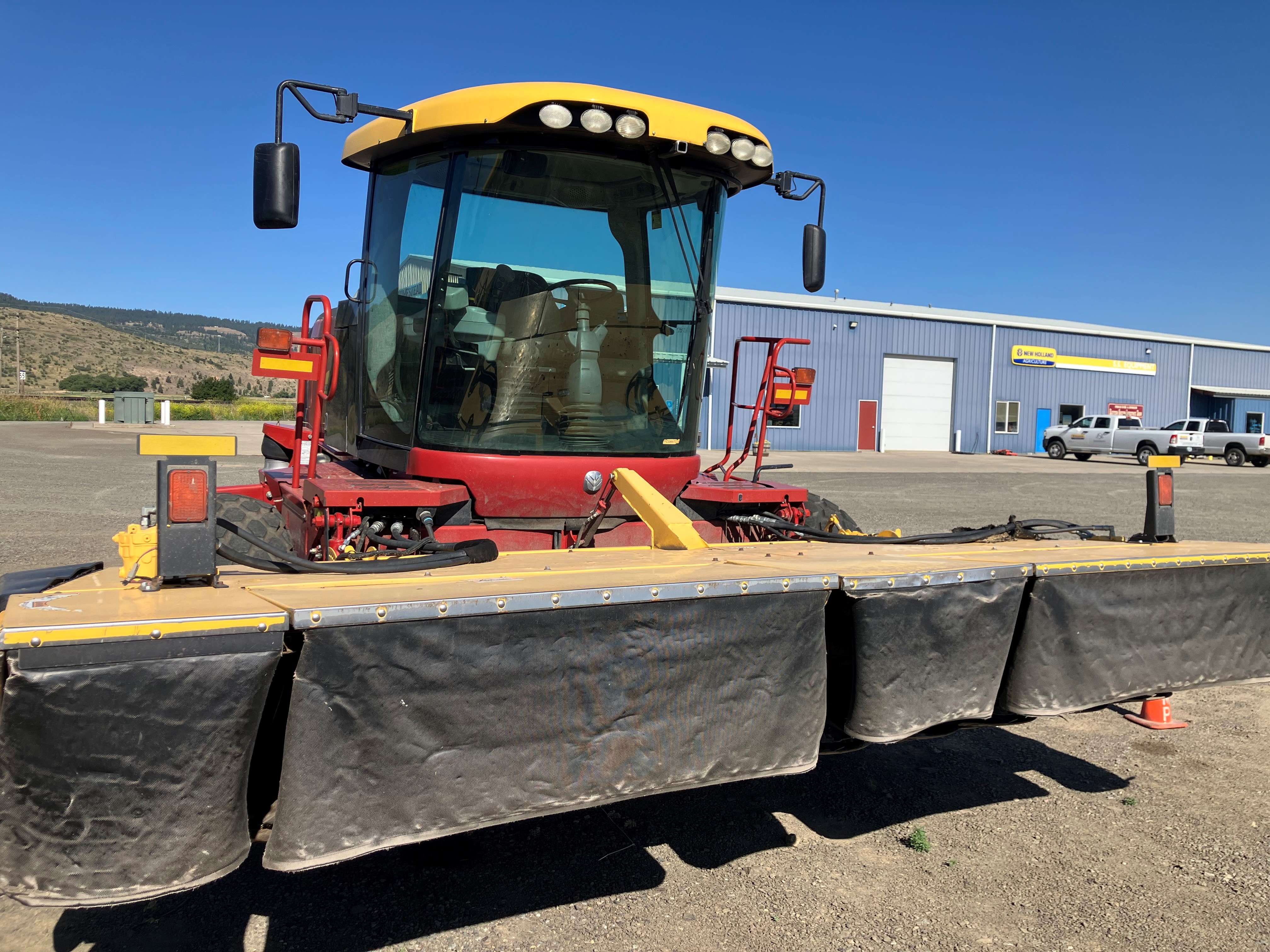 2013 New Holland H8080 Windrower