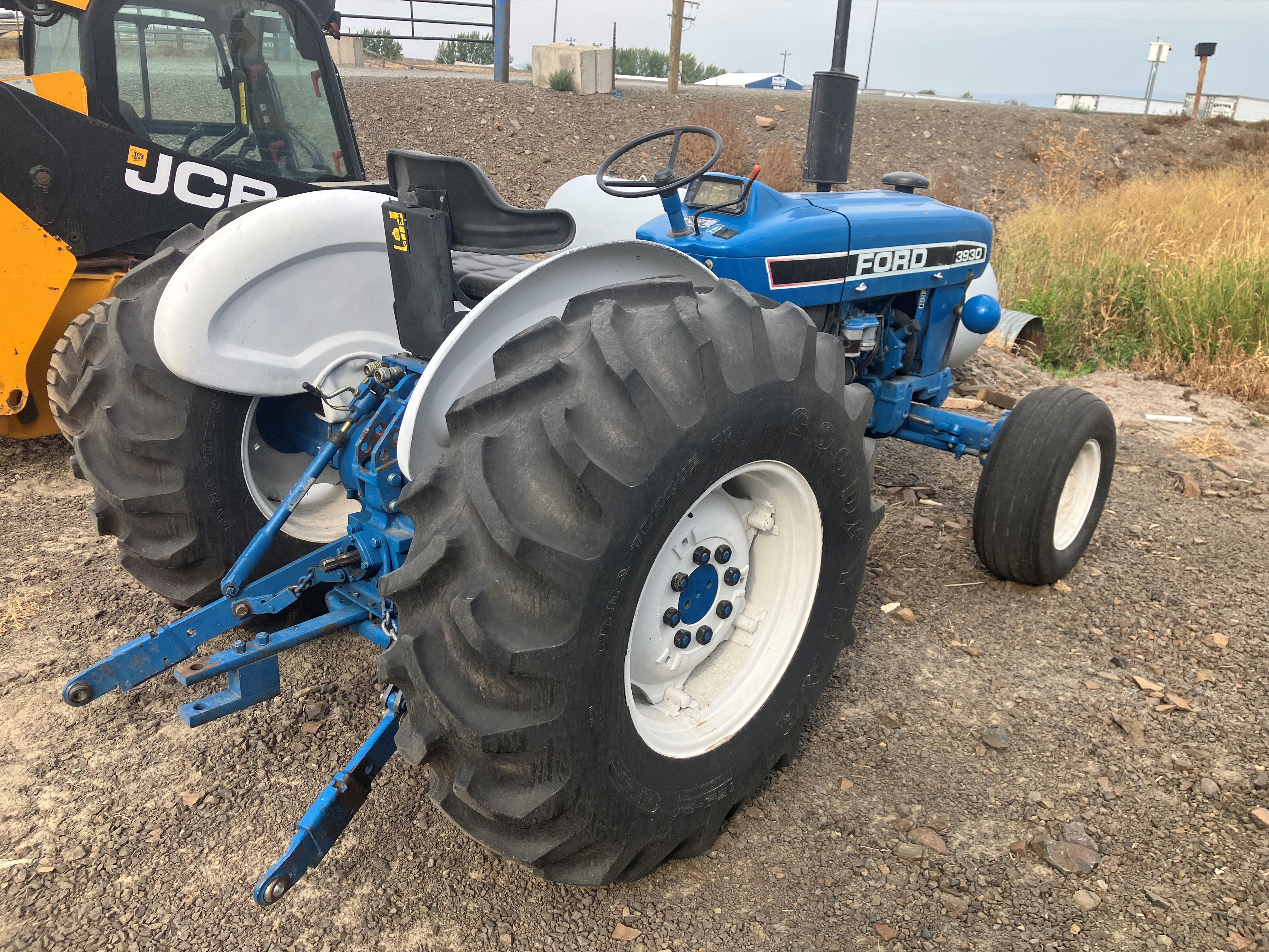 New Holland 3930 Tractor