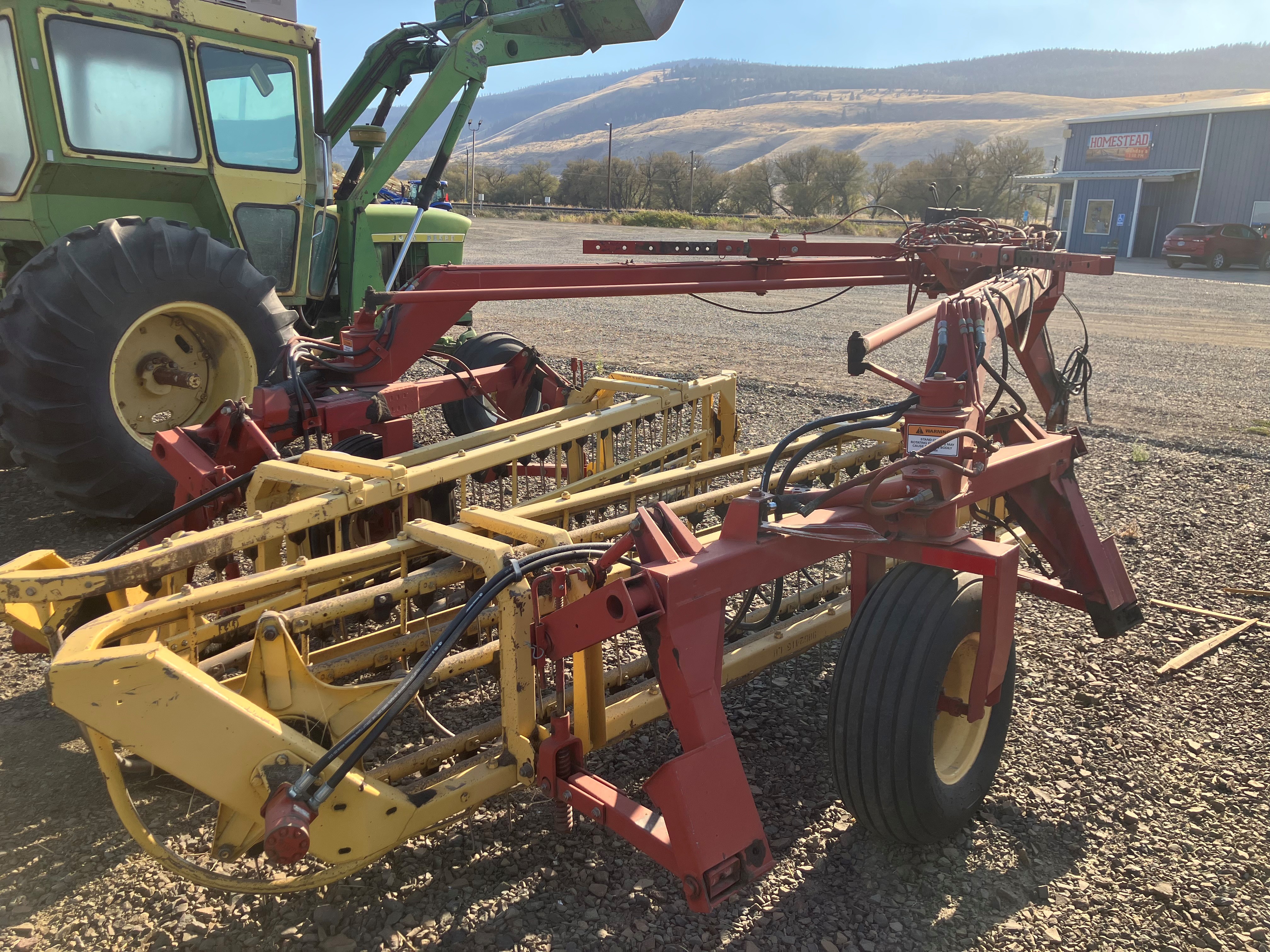 New Holland 216 Rake