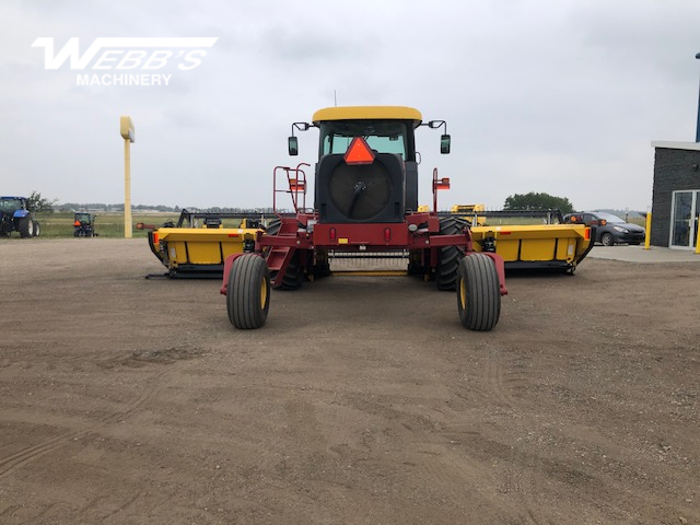 2014 New Holland Speedrower 130 Windrower