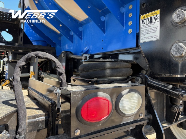 2014 New Holland SP.275R Sprayer/High Clearance