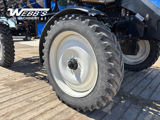 2014 New Holland SP.275R Sprayer/High Clearance