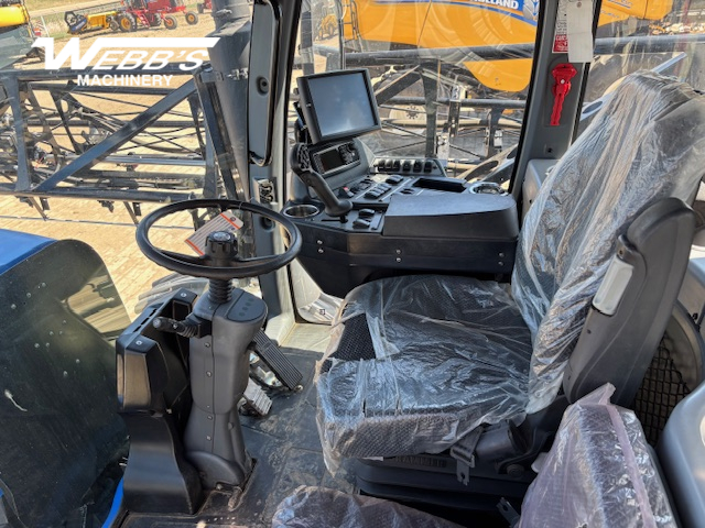 2014 New Holland SP.275R Sprayer/High Clearance